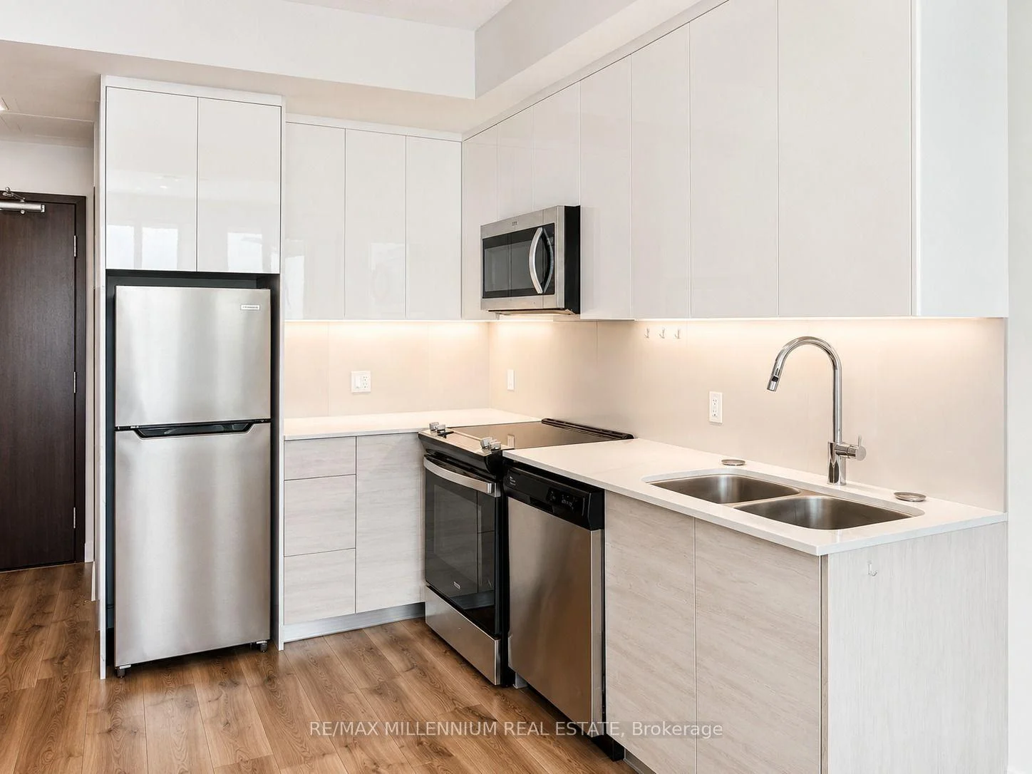 Photo 2 of Unit 2610, 60 Frederick Street, Kitchener, City Commercial Core — HOMEH