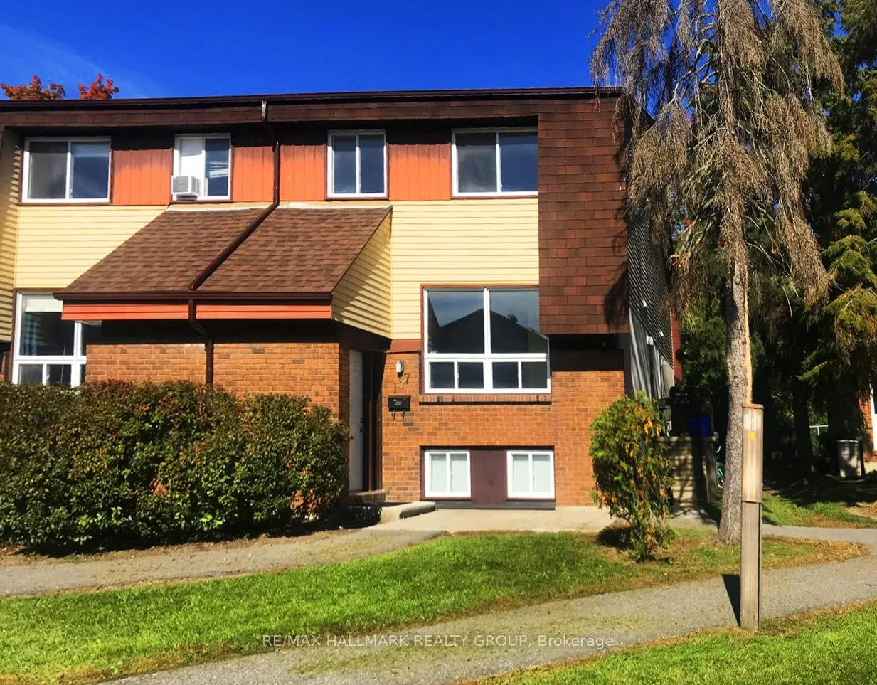 Photo 1 of 137 Renova Private, Ottawa, Riverview Park — HOMEH