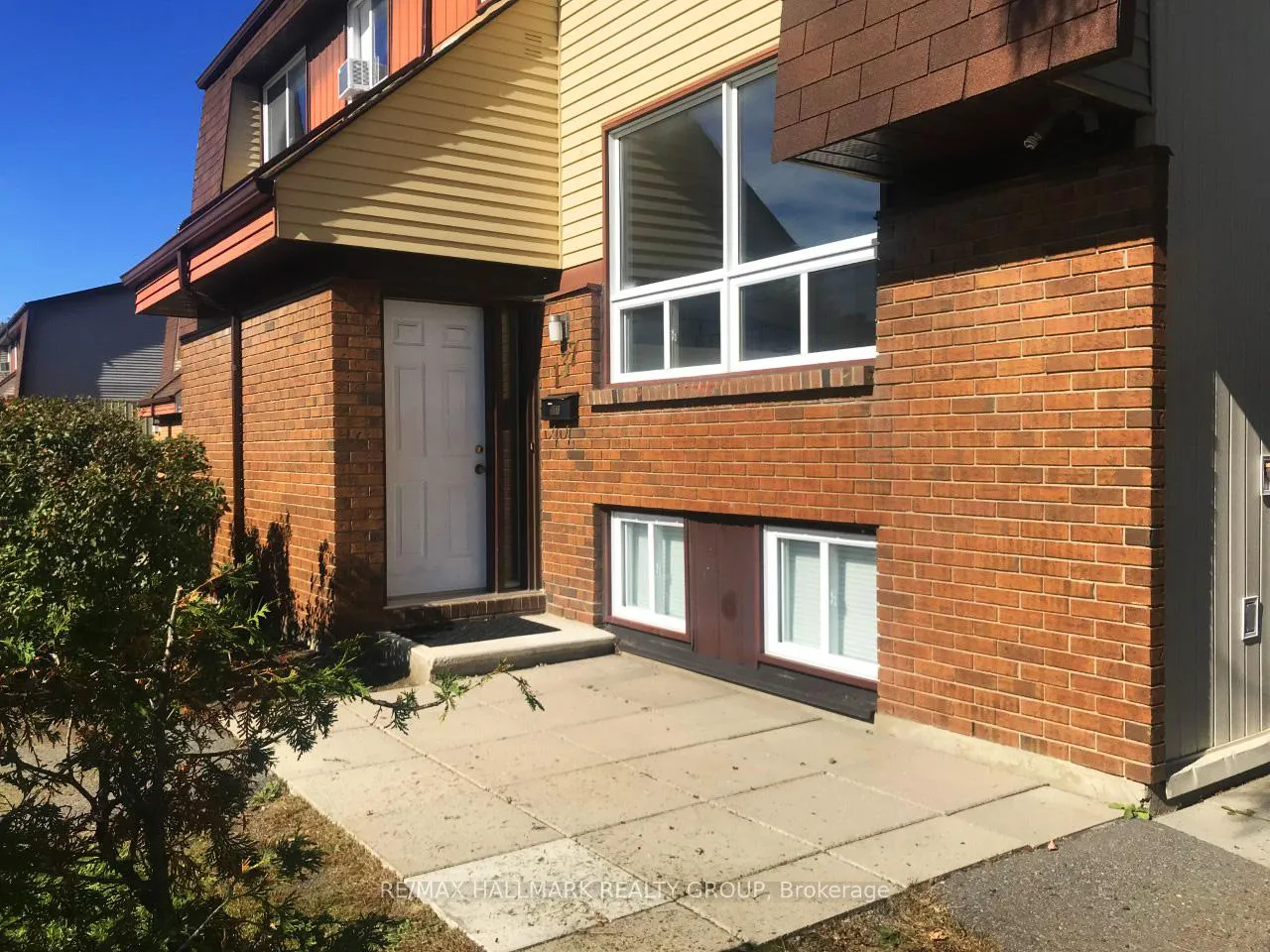Photo 2 of 137 Renova Private, Ottawa, Riverview Park — HOMEH