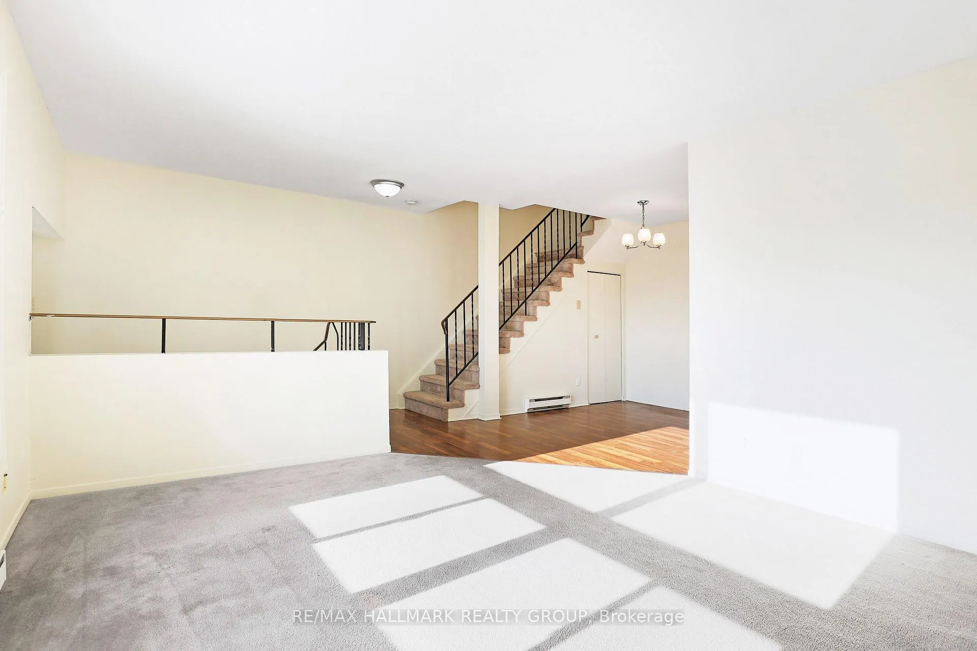 Photo 5 of 137 Renova Private, Ottawa, Riverview Park — HOMEH