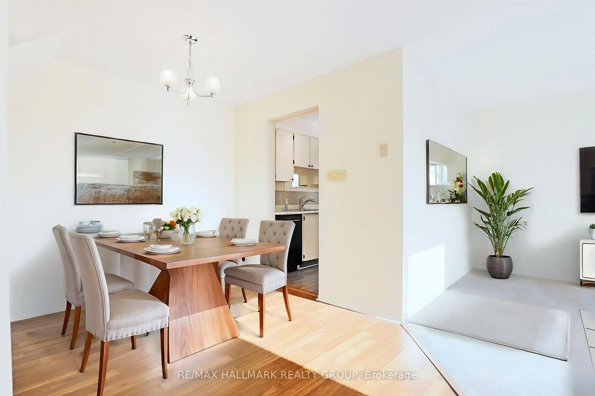 Photo 11 of 137 Renova Private, Ottawa, Riverview Park — HOMEH