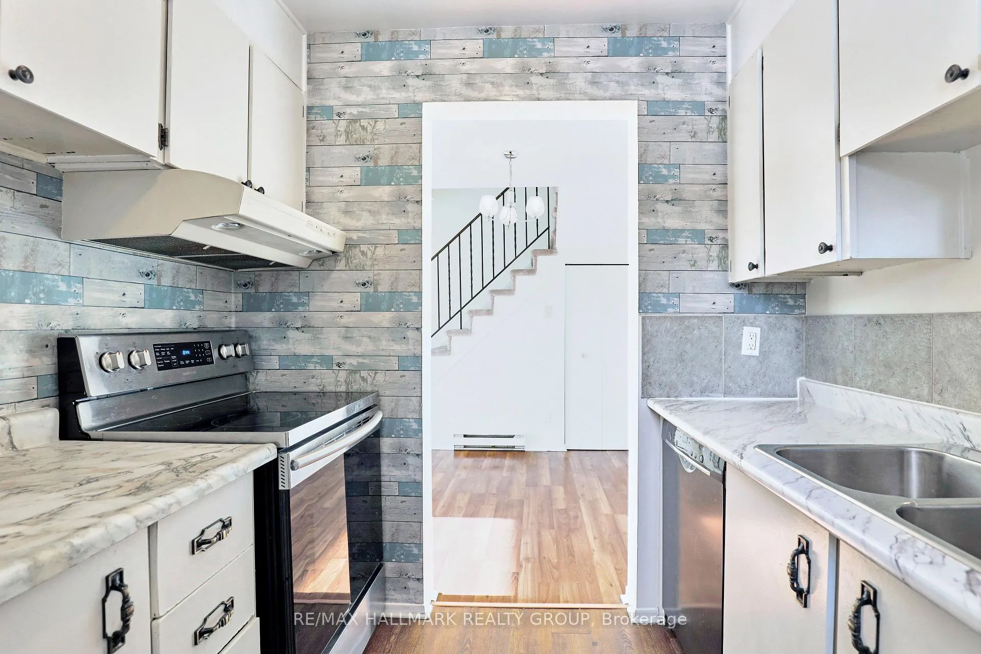 Photo 13 of 137 Renova Private, Ottawa, Riverview Park — HOMEH