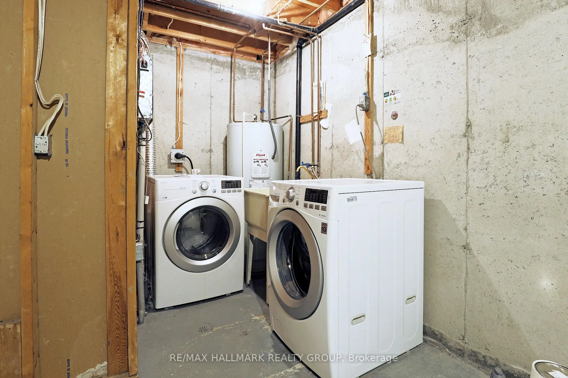 Photo 25 of 137 Renova Private, Ottawa, Riverview Park — HOMEH