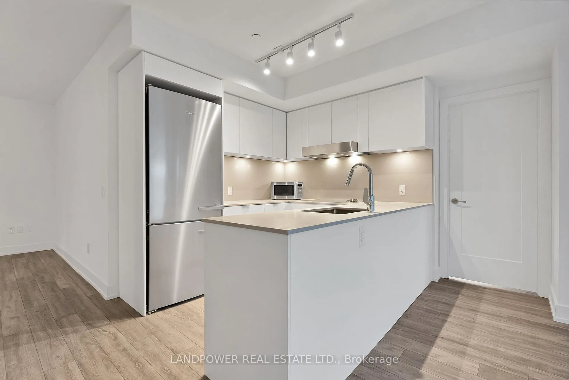 Photo 3 of Unit 1108, 9 Clegg Road, Markham, Unionville — HOMEH