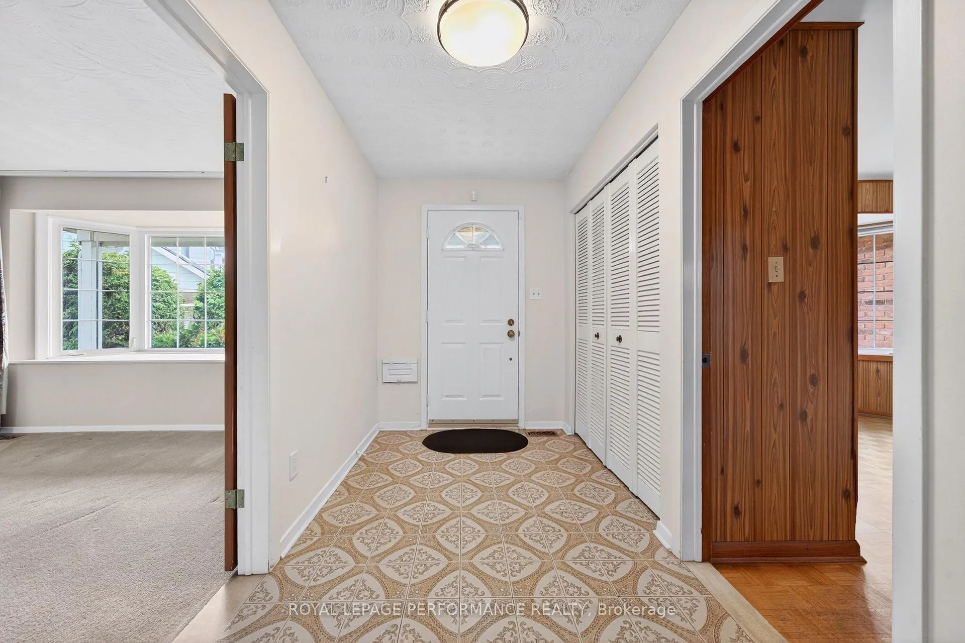 Photo 5 of 1837 Juno Avenue, Ottawa, Guildwood Estates - Urbandale Acres — HOMEH