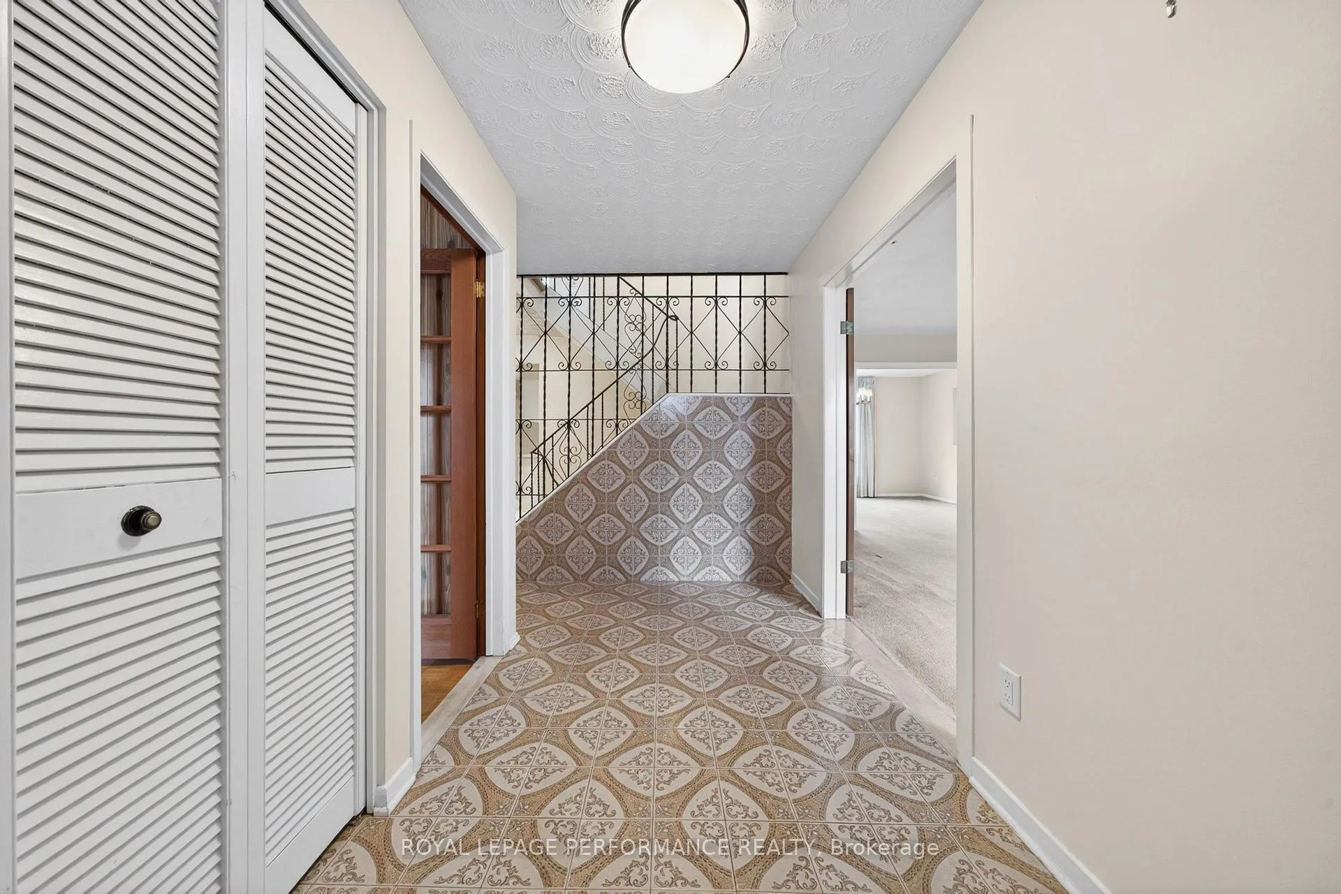 Photo 6 of 1837 Juno Avenue, Ottawa, Guildwood Estates - Urbandale Acres — HOMEH