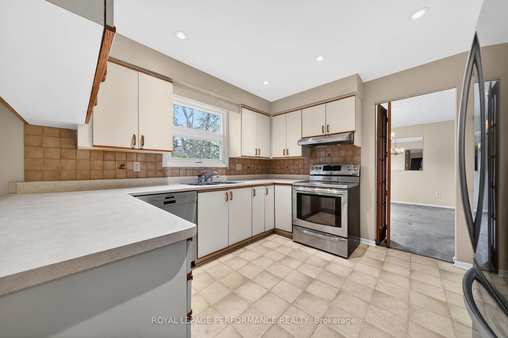 Photo 13 of 1837 Juno Avenue, Ottawa, Guildwood Estates - Urbandale Acres — HOMEH