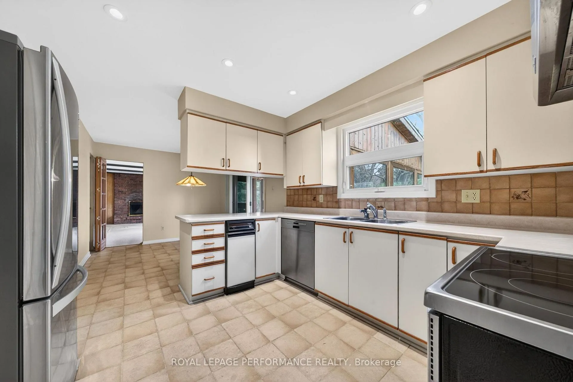 Photo 14 of 1837 Juno Avenue, Ottawa, Guildwood Estates - Urbandale Acres — HOMEH