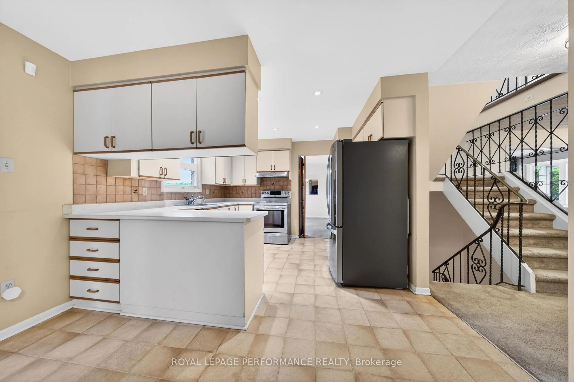 Photo 16 of 1837 Juno Avenue, Ottawa, Guildwood Estates - Urbandale Acres — HOMEH