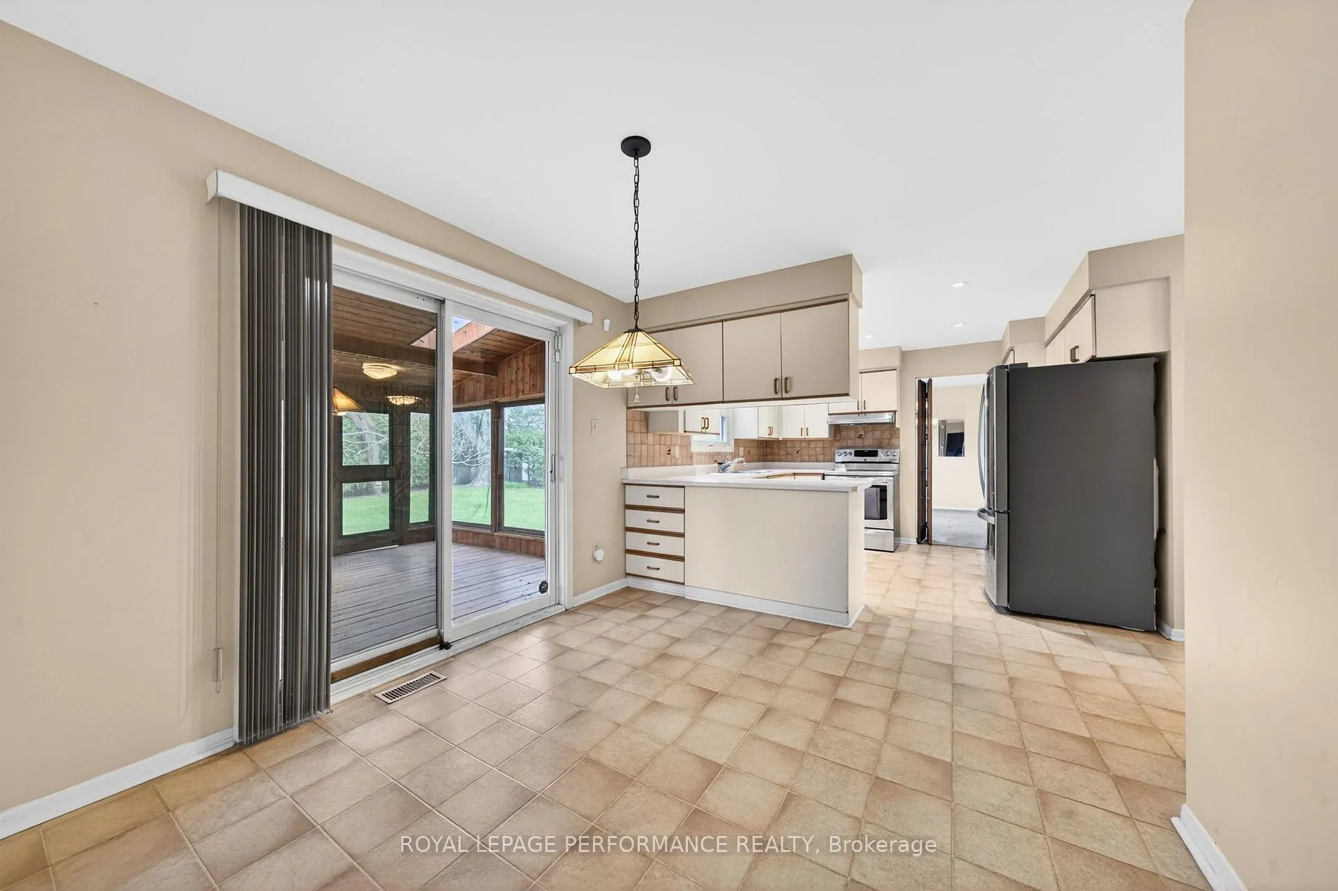 Photo 17 of 1837 Juno Avenue, Ottawa, Guildwood Estates - Urbandale Acres — HOMEH