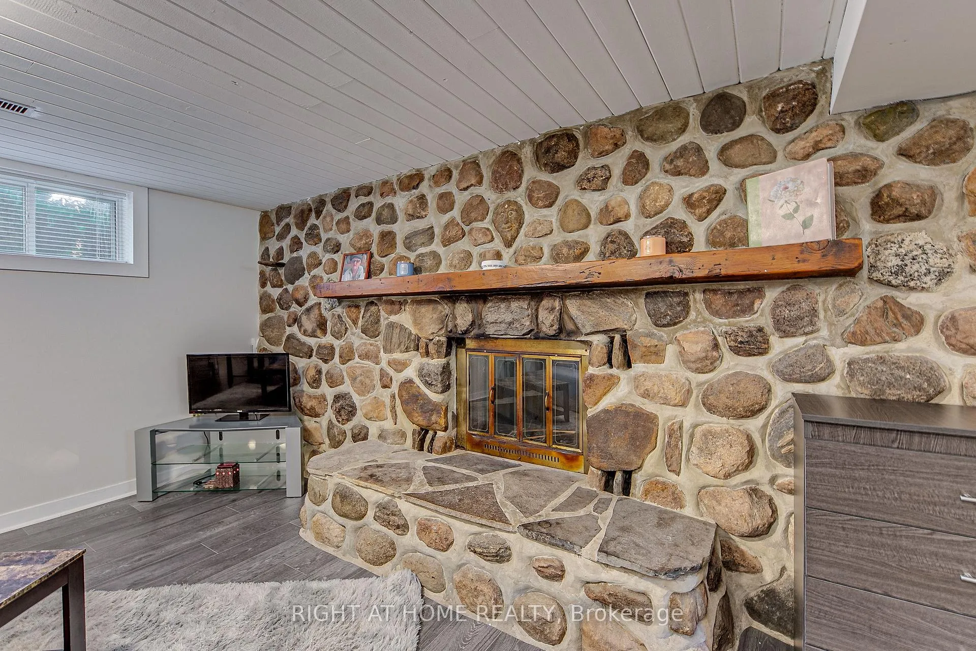 Photo 3 of Unit Basement, 148 Riverglen Drive, Georgina, Keswick South — HOMEH