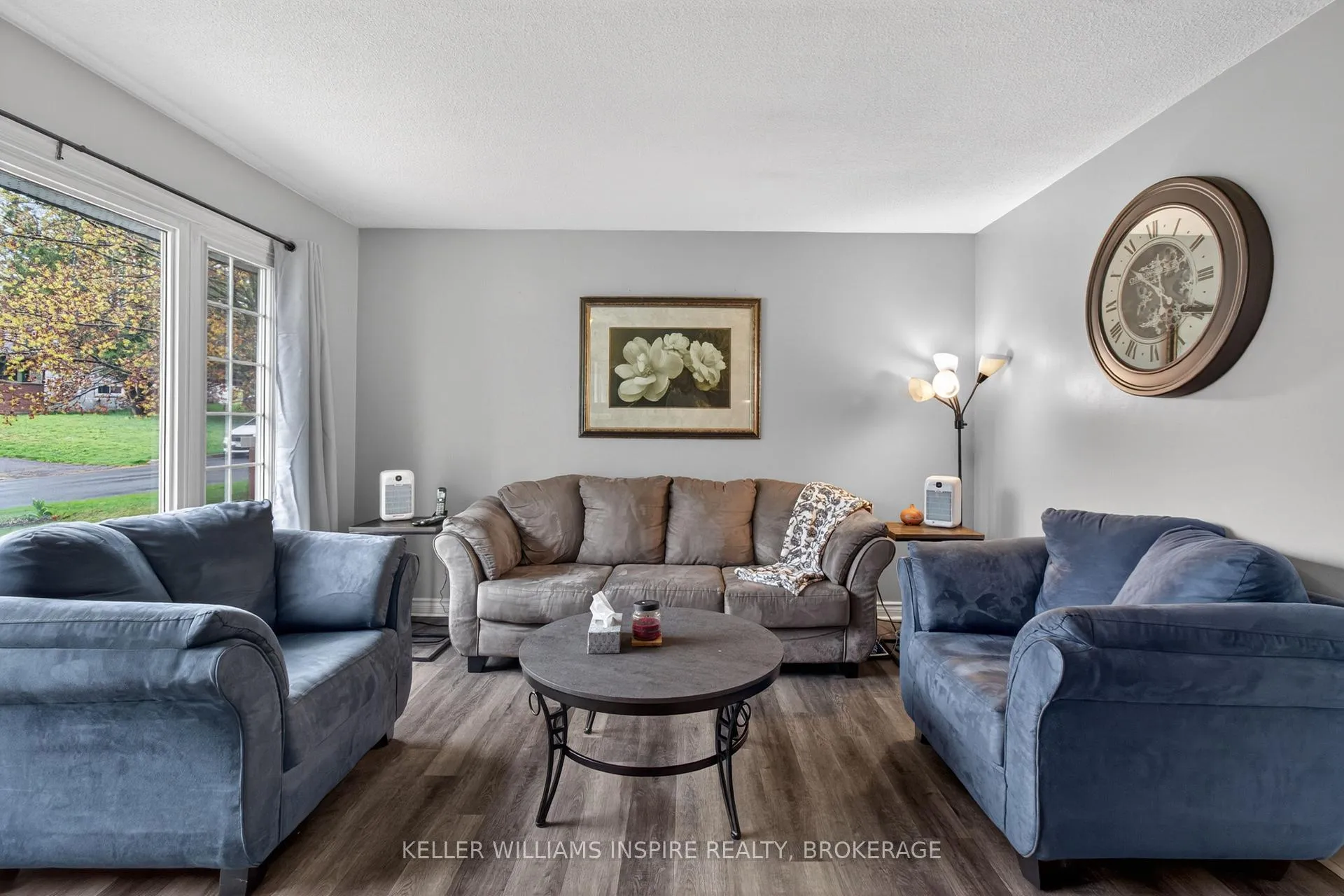 Photo 4 of 66 Manor Drive, Brockville — HOMEH