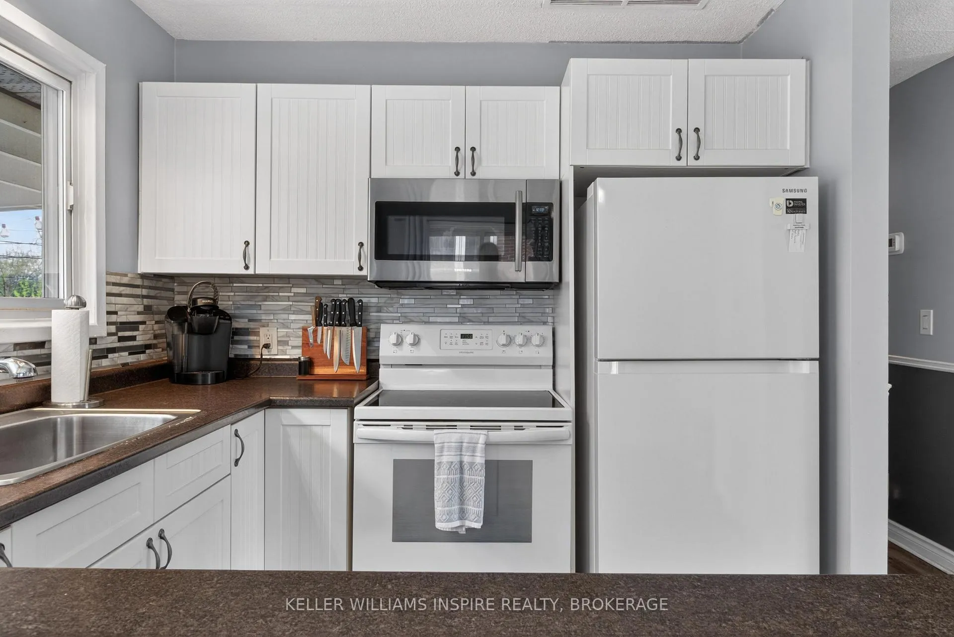 Photo 11 of 66 Manor Drive, Brockville — HOMEH