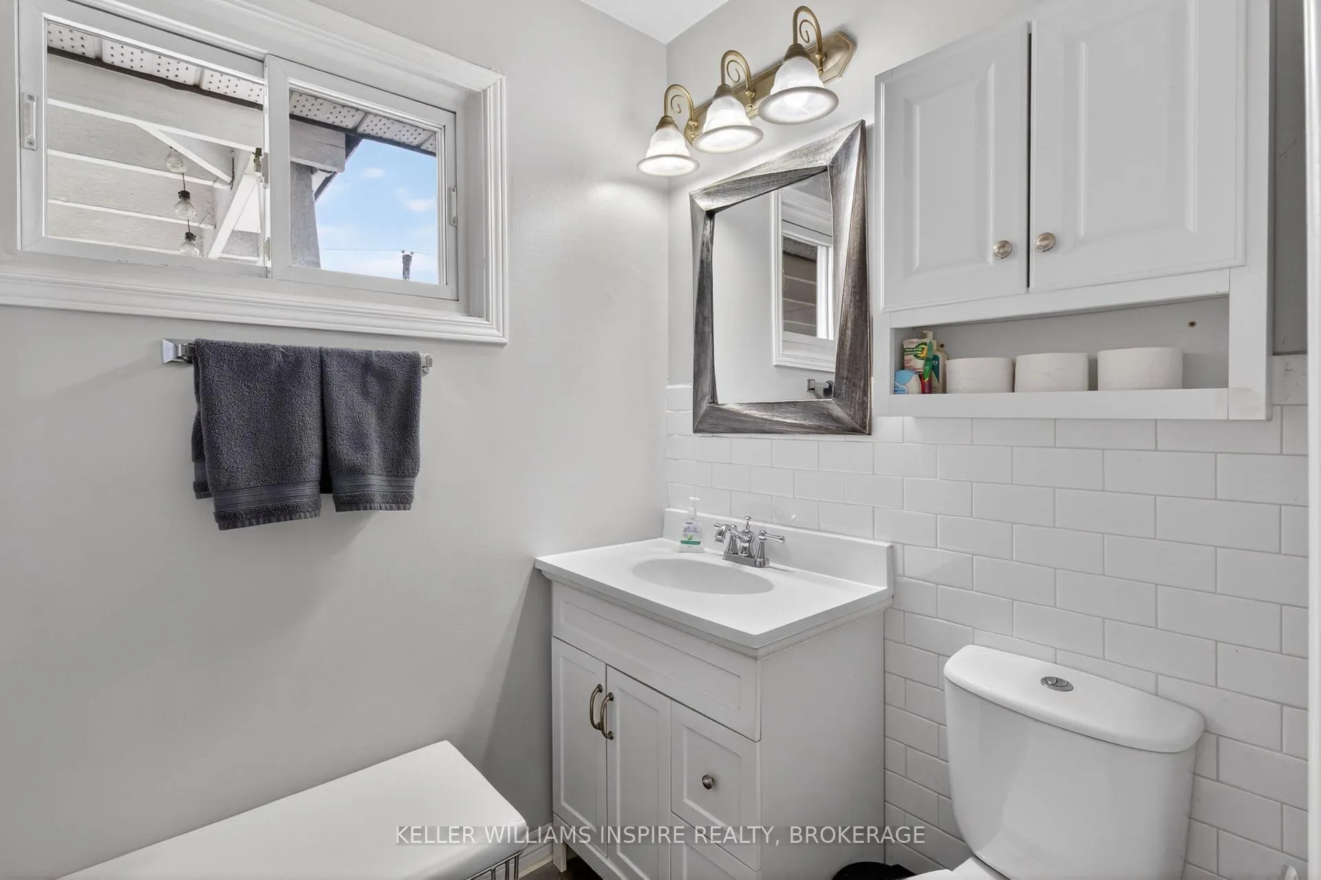 Photo 13 of 66 Manor Drive, Brockville — HOMEH