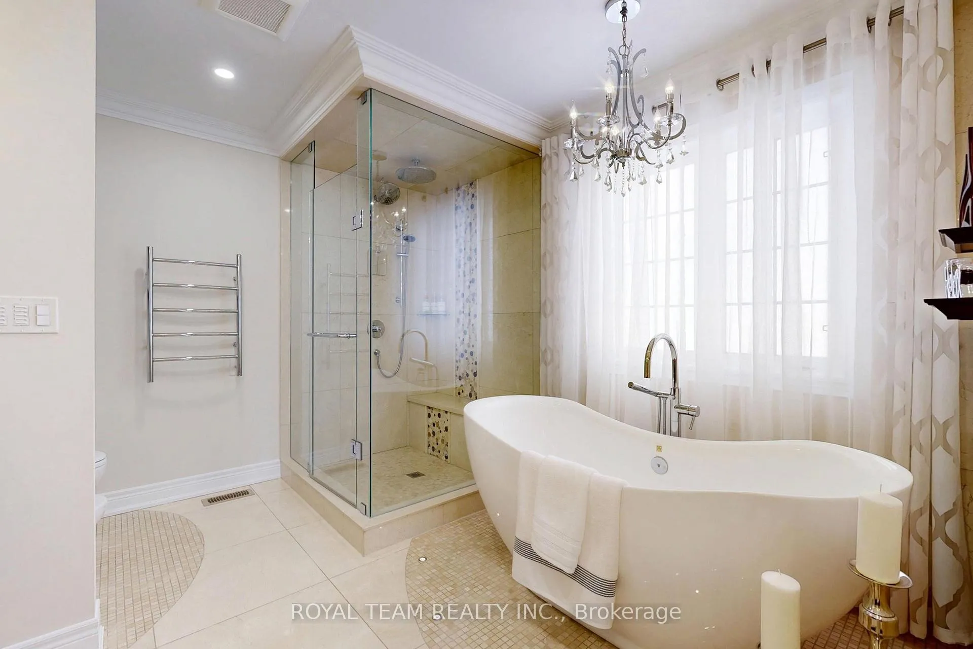 Photo 16 of 41 Daniel Bram Drive, Vaughan, Patterson — HOMEH
