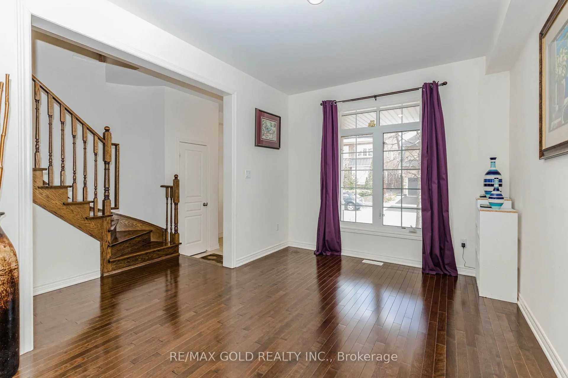 Photo 5 of 43 George Robinson Drive, Brampton, Credit Valley — HOMEH