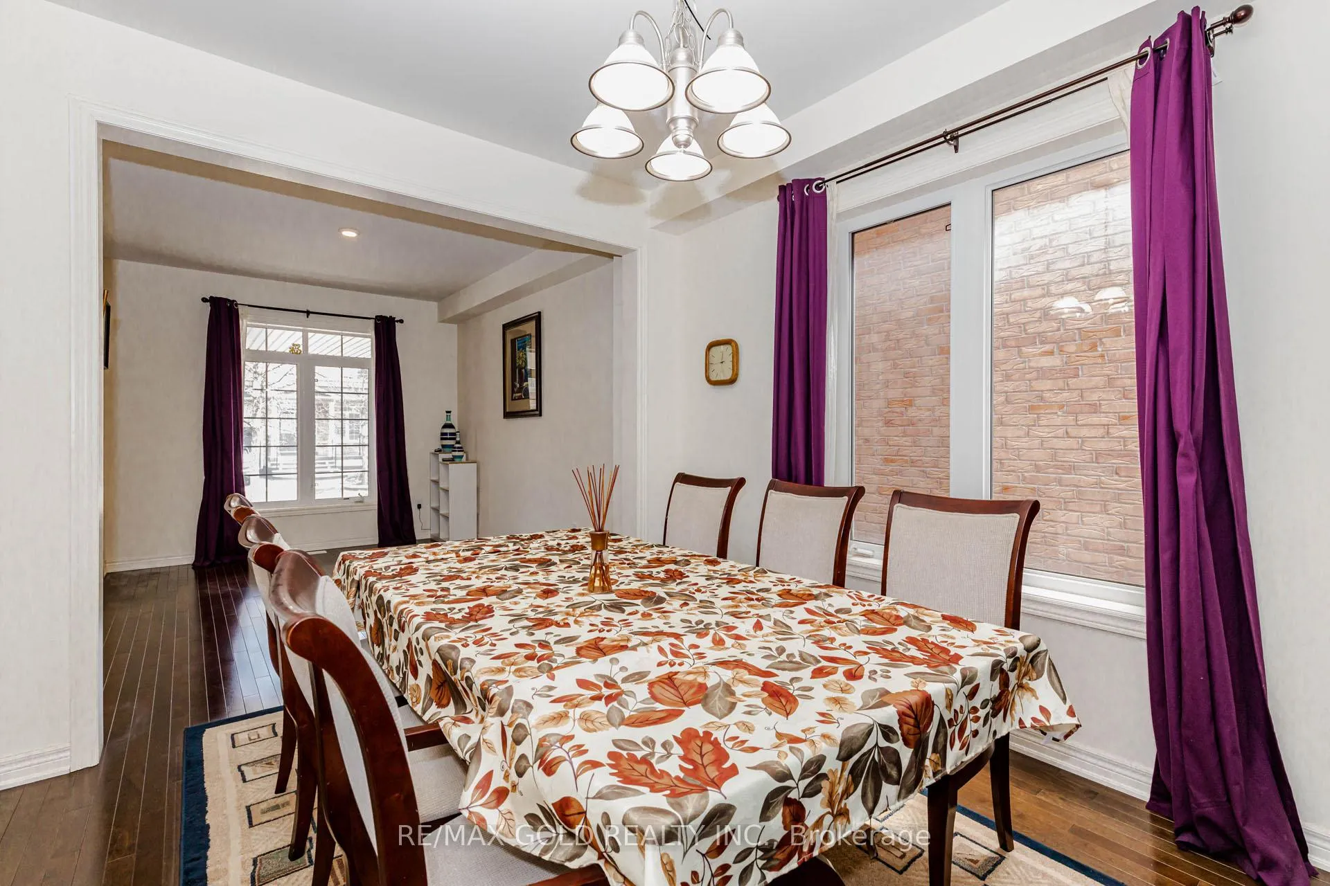 Photo 9 of 43 George Robinson Drive, Brampton, Credit Valley — HOMEH