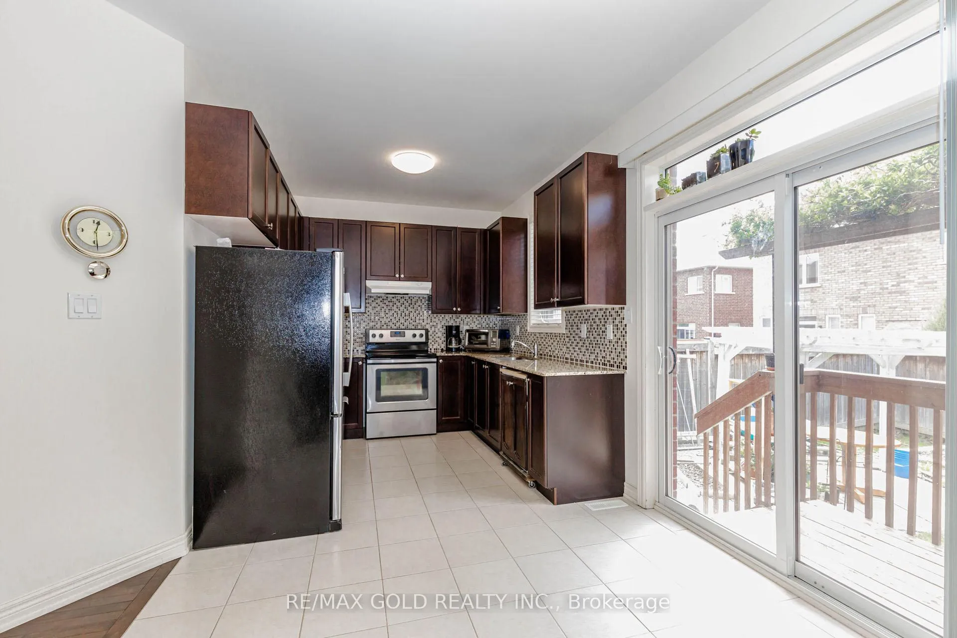 Photo 10 of 43 George Robinson Drive, Brampton, Credit Valley — HOMEH