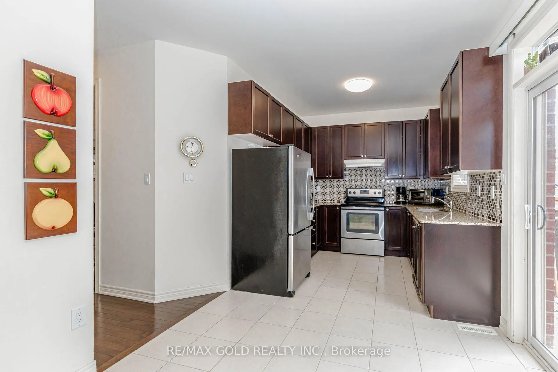 Photo 11 of 43 George Robinson Drive, Brampton, Credit Valley — HOMEH