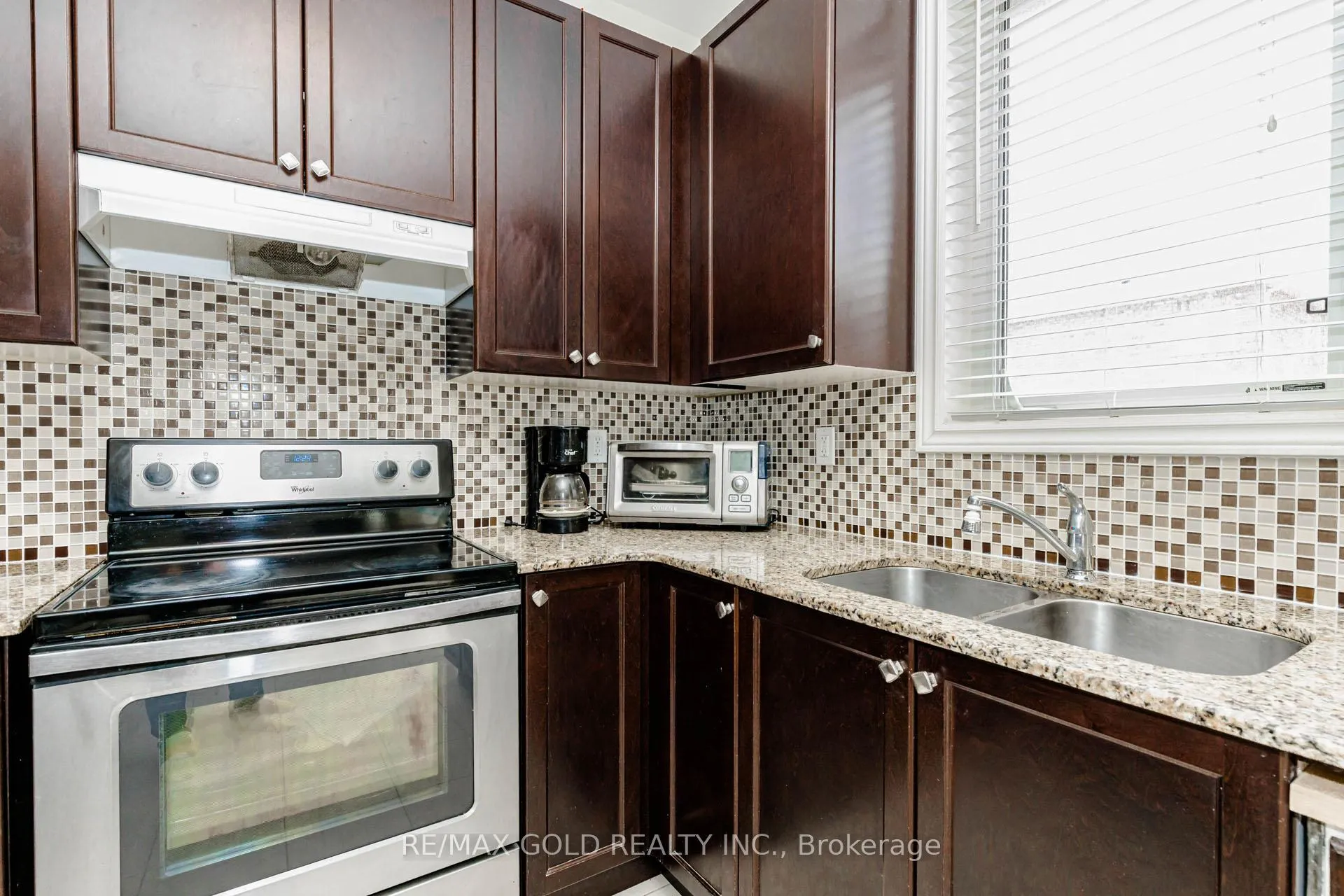 Photo 14 of 43 George Robinson Drive, Brampton, Credit Valley — HOMEH