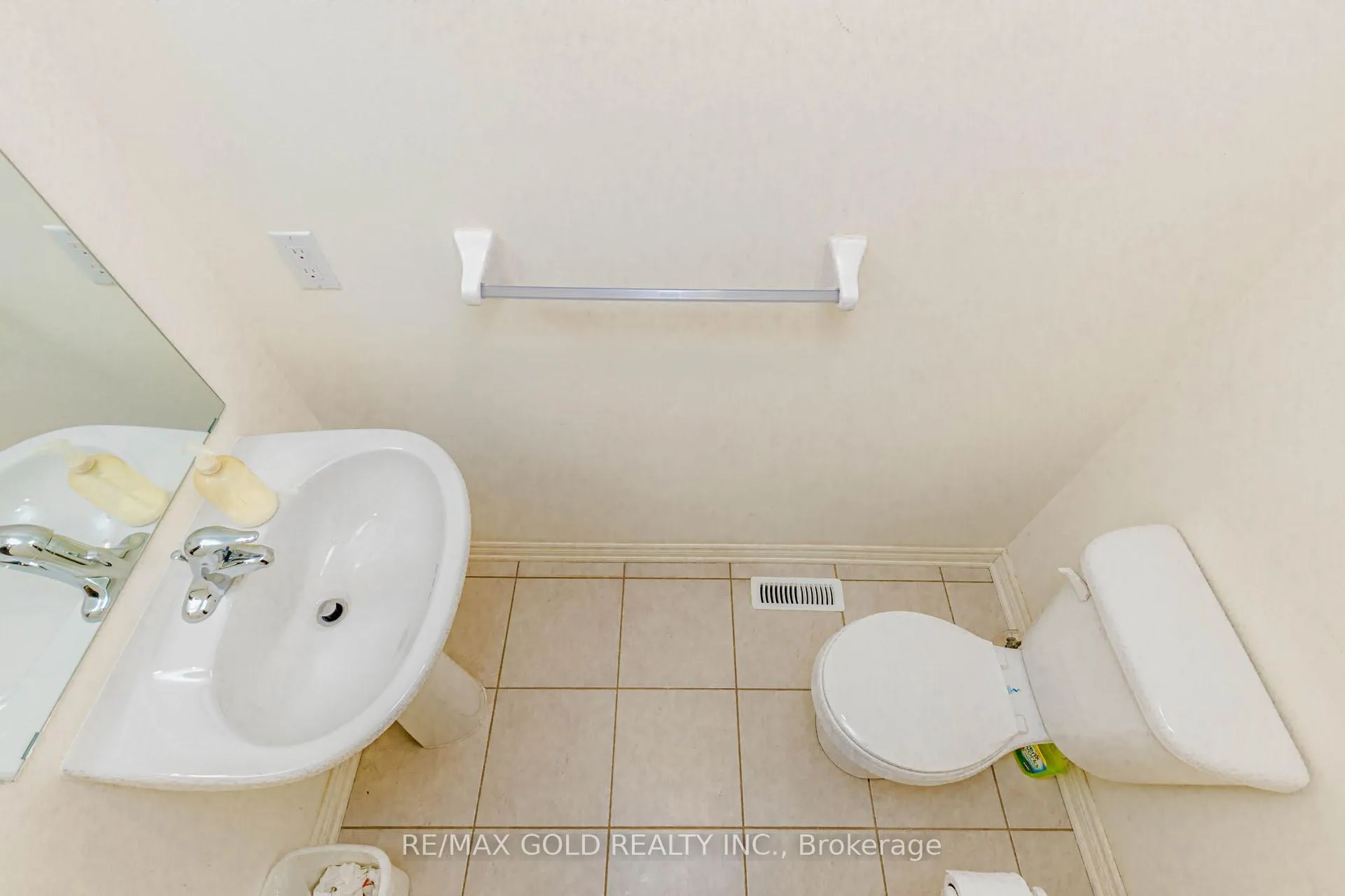 Photo 19 of 43 George Robinson Drive, Brampton, Credit Valley — HOMEH