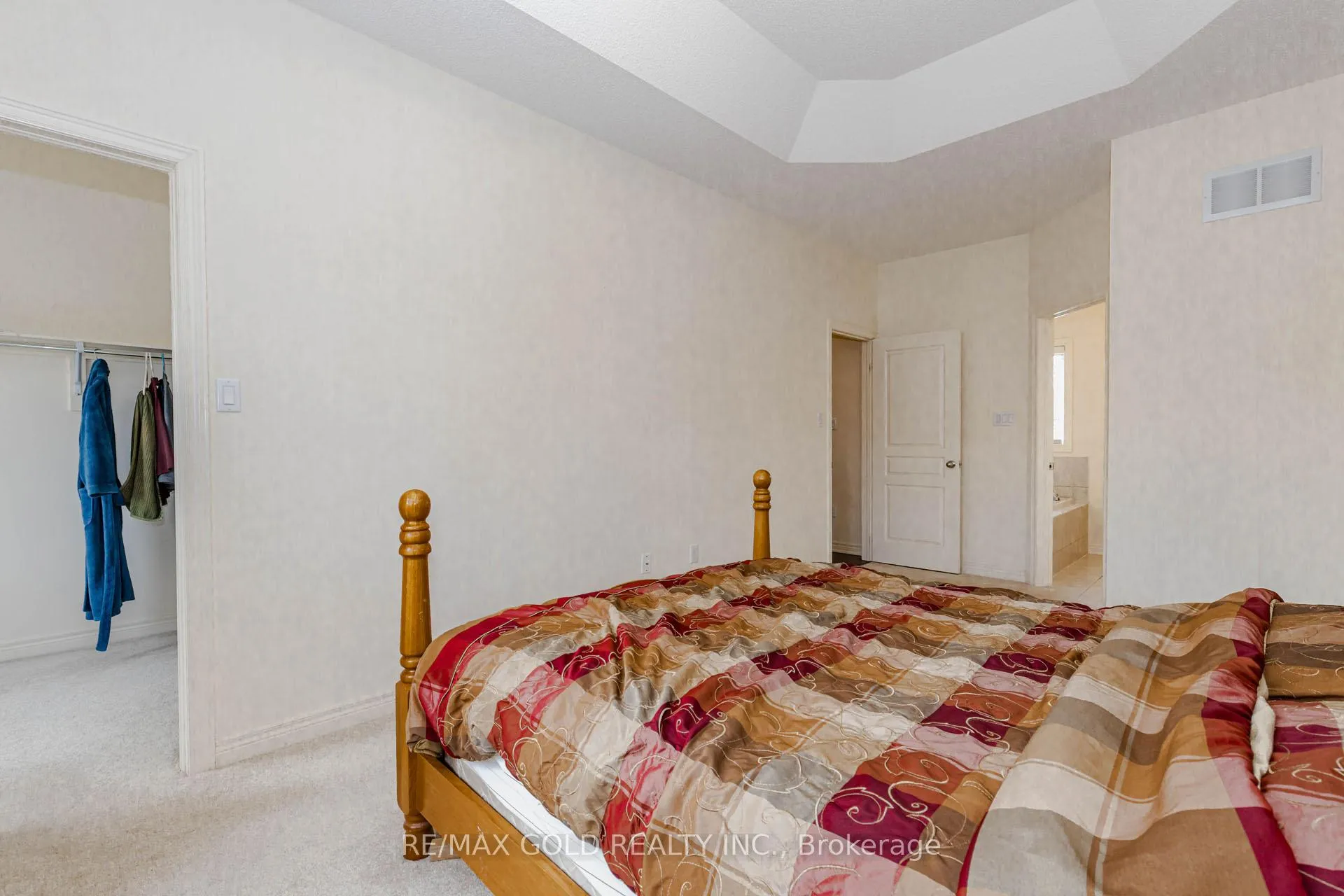Photo 22 of 43 George Robinson Drive, Brampton, Credit Valley — HOMEH