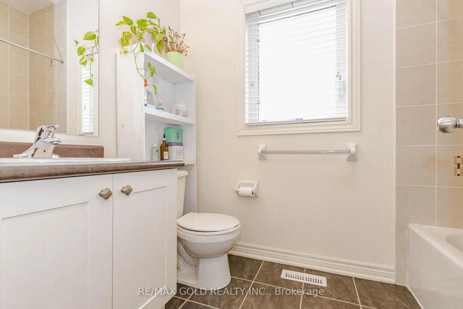 Photo 32 of 43 George Robinson Drive, Brampton, Credit Valley — HOMEH