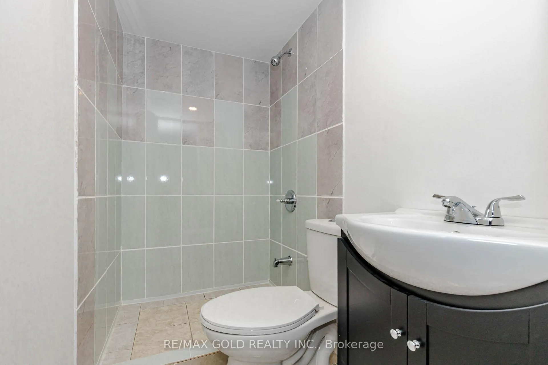 Photo 45 of 43 George Robinson Drive, Brampton, Credit Valley — HOMEH