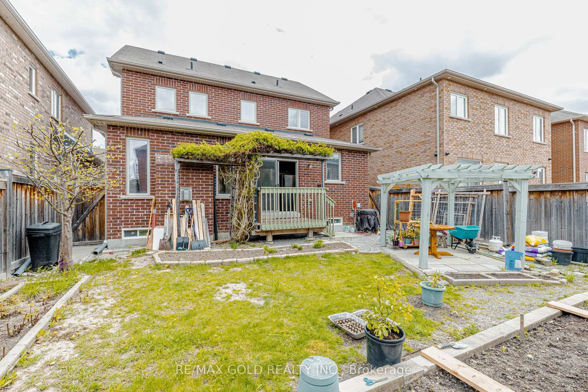 Photo 49 of 43 George Robinson Drive, Brampton, Credit Valley — HOMEH