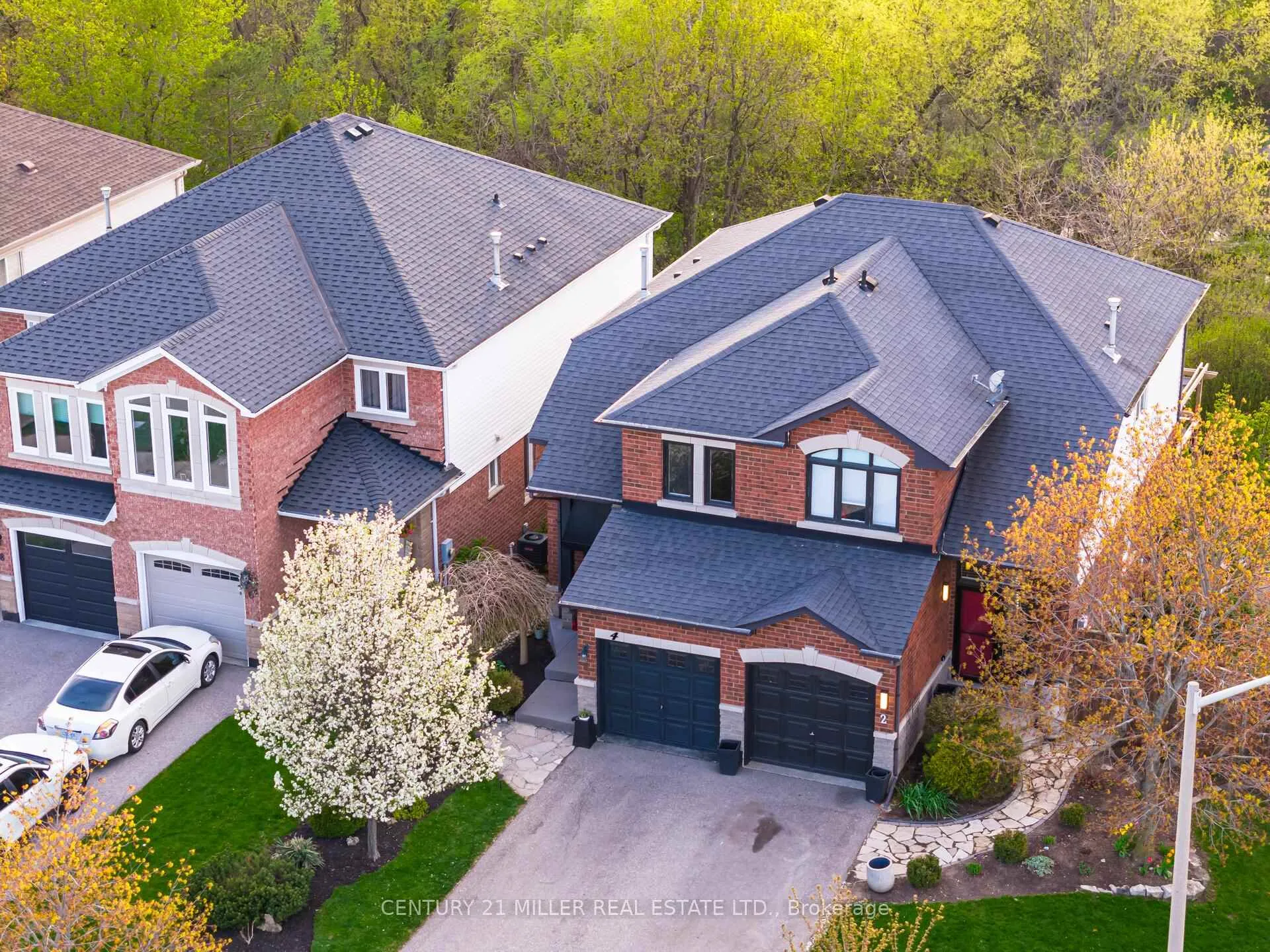 Photo 1 of 4 Kildonan Cres, Hamilton, Waterdown — HOMEH