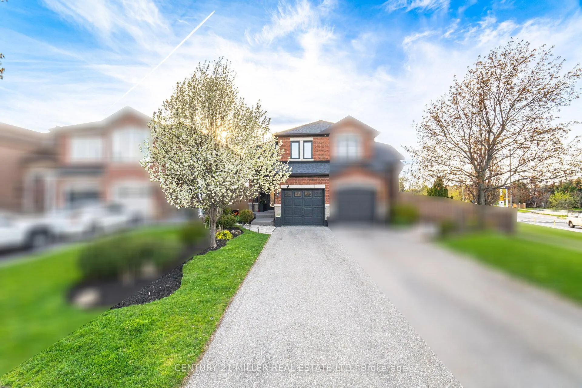 Photo 4 of 4 Kildonan Cres, Hamilton, Waterdown — HOMEH