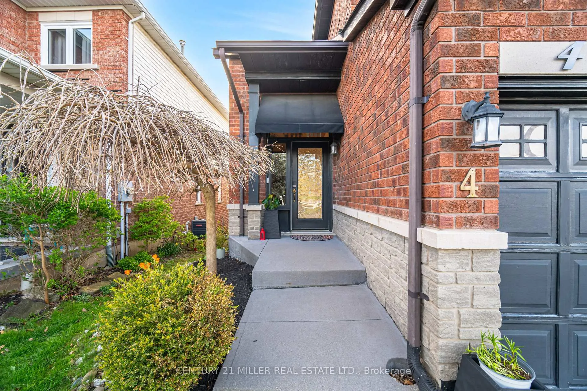 Photo 6 of 4 Kildonan Cres, Hamilton, Waterdown — HOMEH