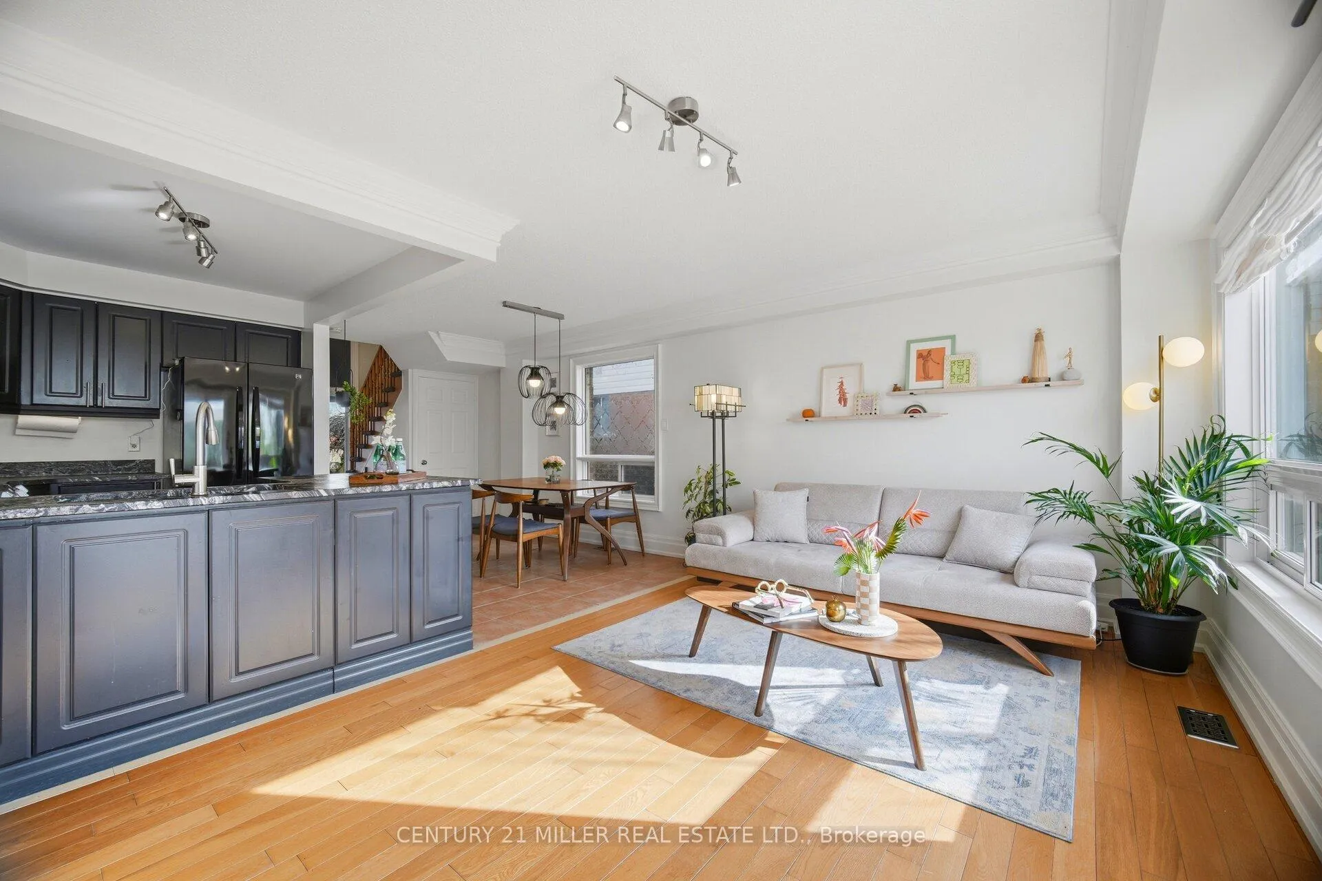 Photo 15 of 4 Kildonan Cres, Hamilton, Waterdown — HOMEH
