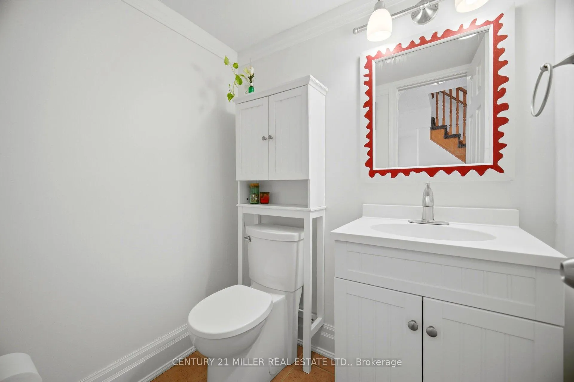 Photo 16 of 4 Kildonan Cres, Hamilton, Waterdown — HOMEH