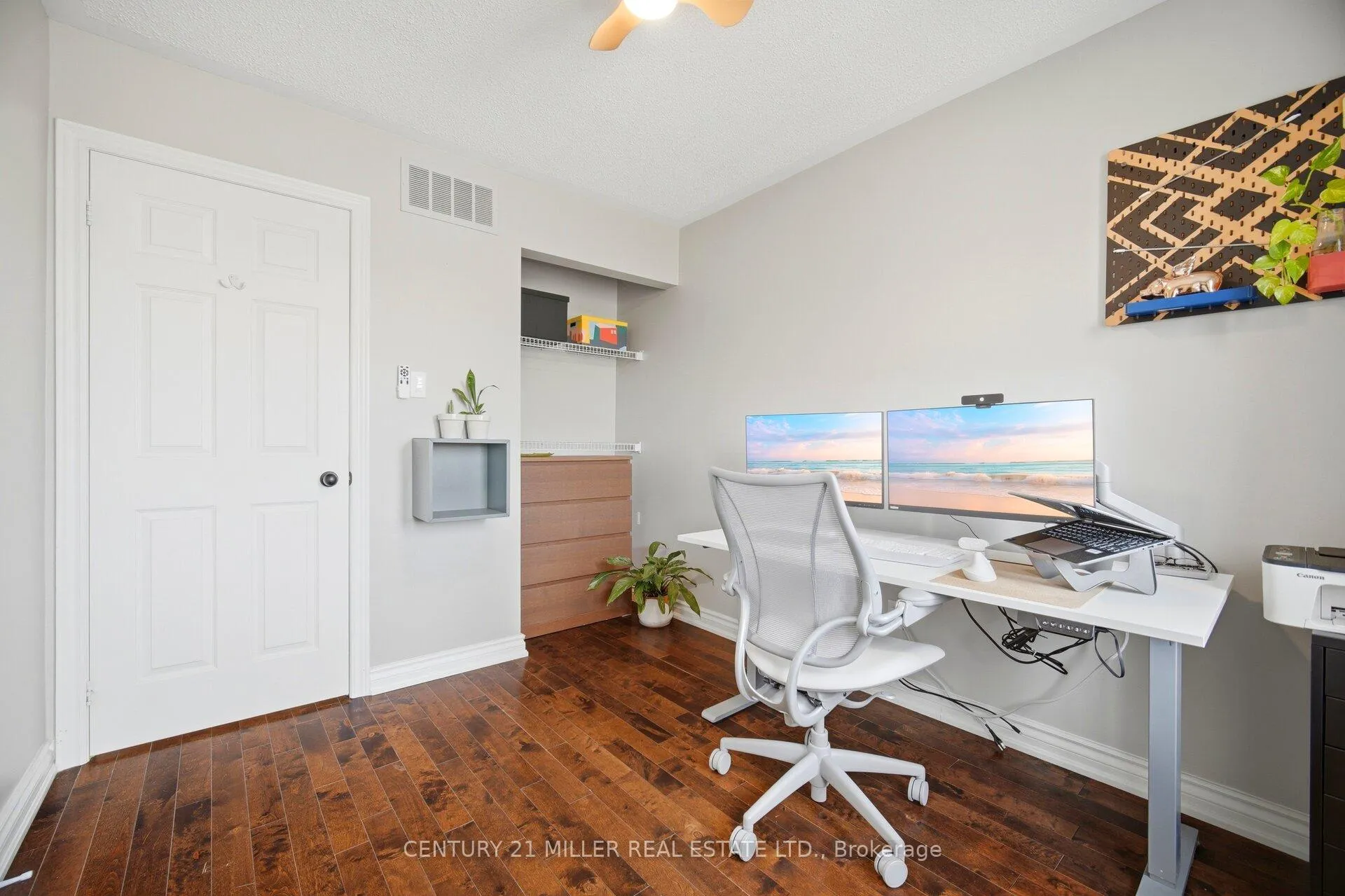 Photo 23 of 4 Kildonan Cres, Hamilton, Waterdown — HOMEH