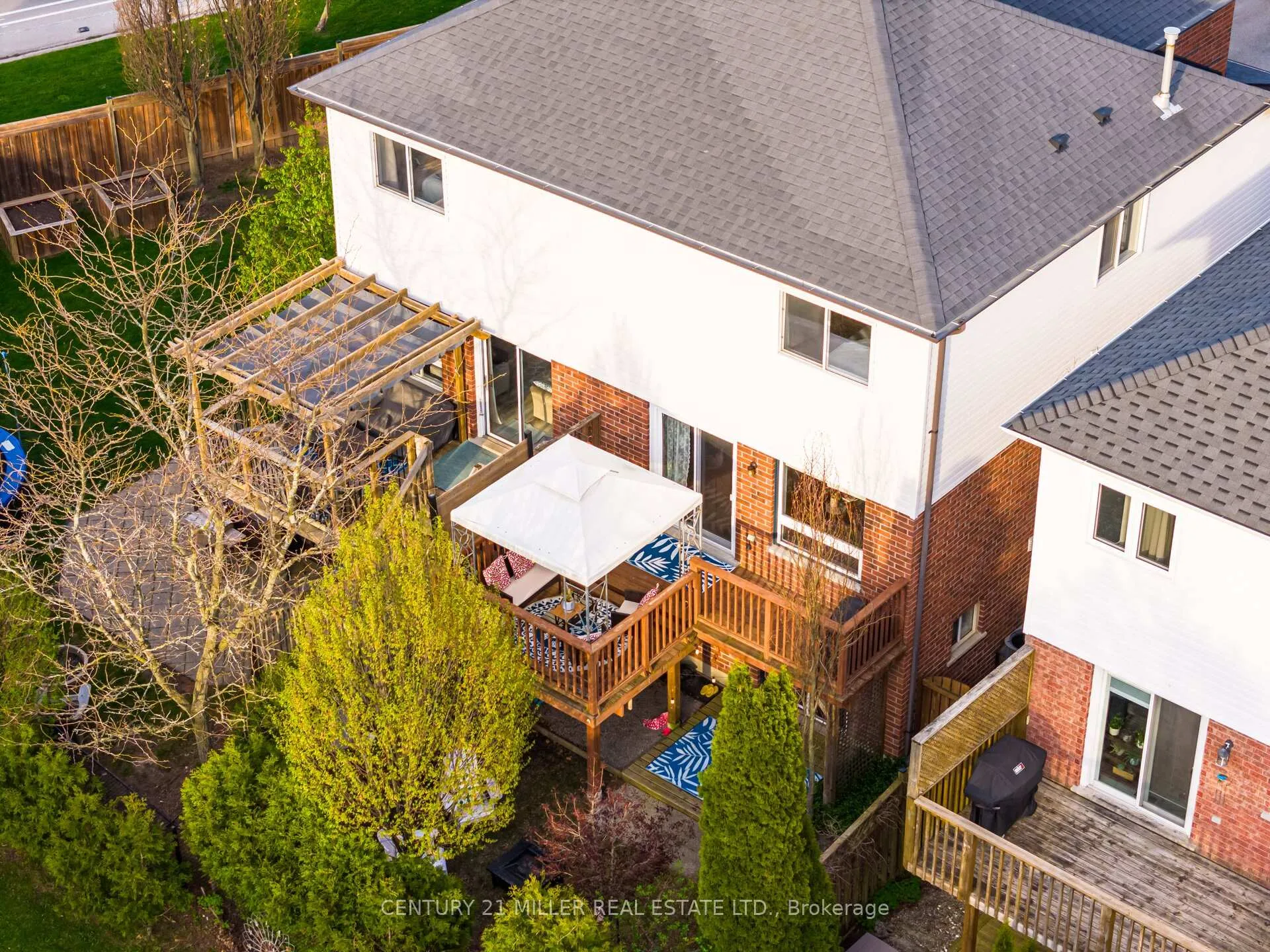 Photo 41 of 4 Kildonan Cres, Hamilton, Waterdown — HOMEH