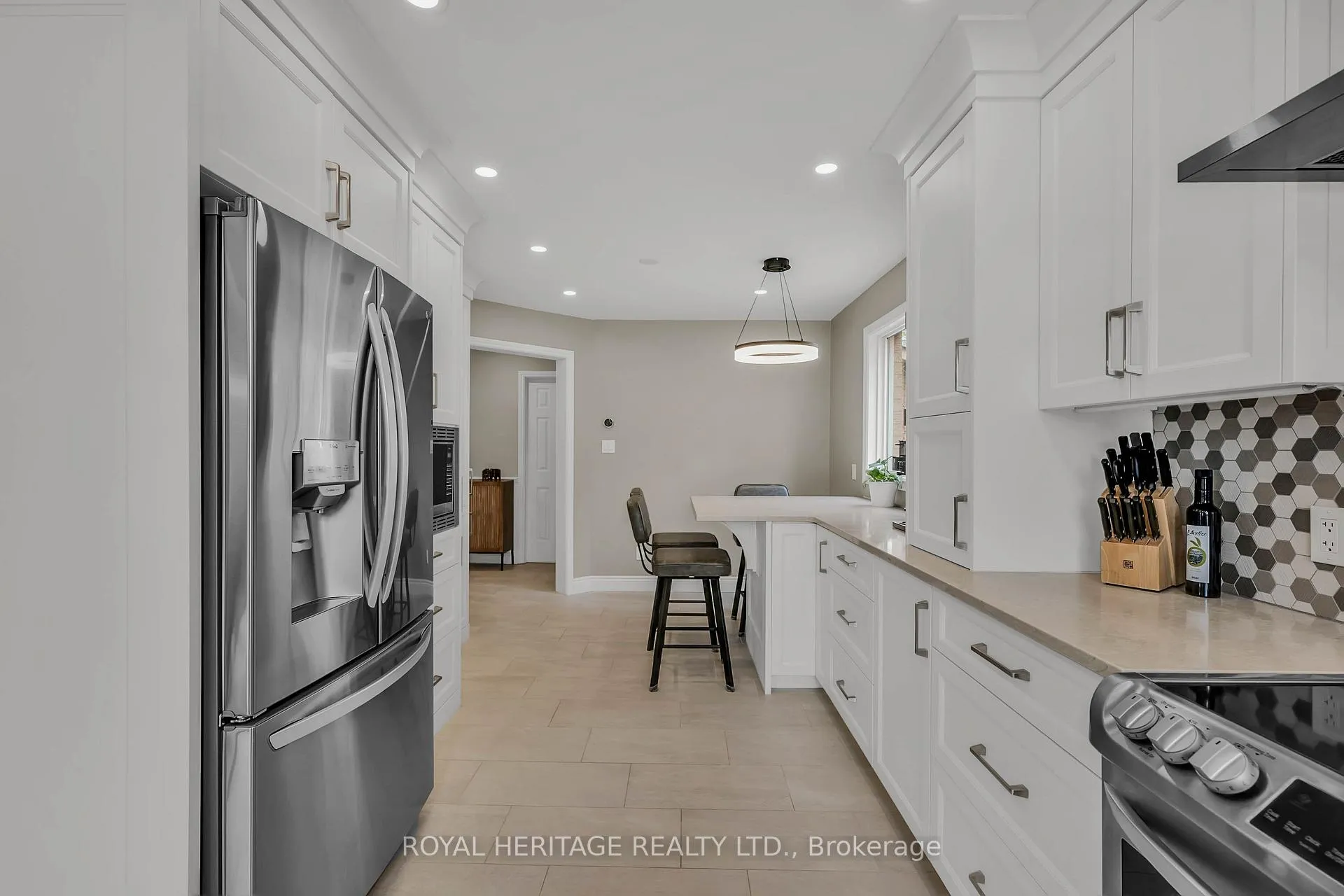 Photo 15 of 65 Ireland Street, Clarington, Bowmanville — HOMEH