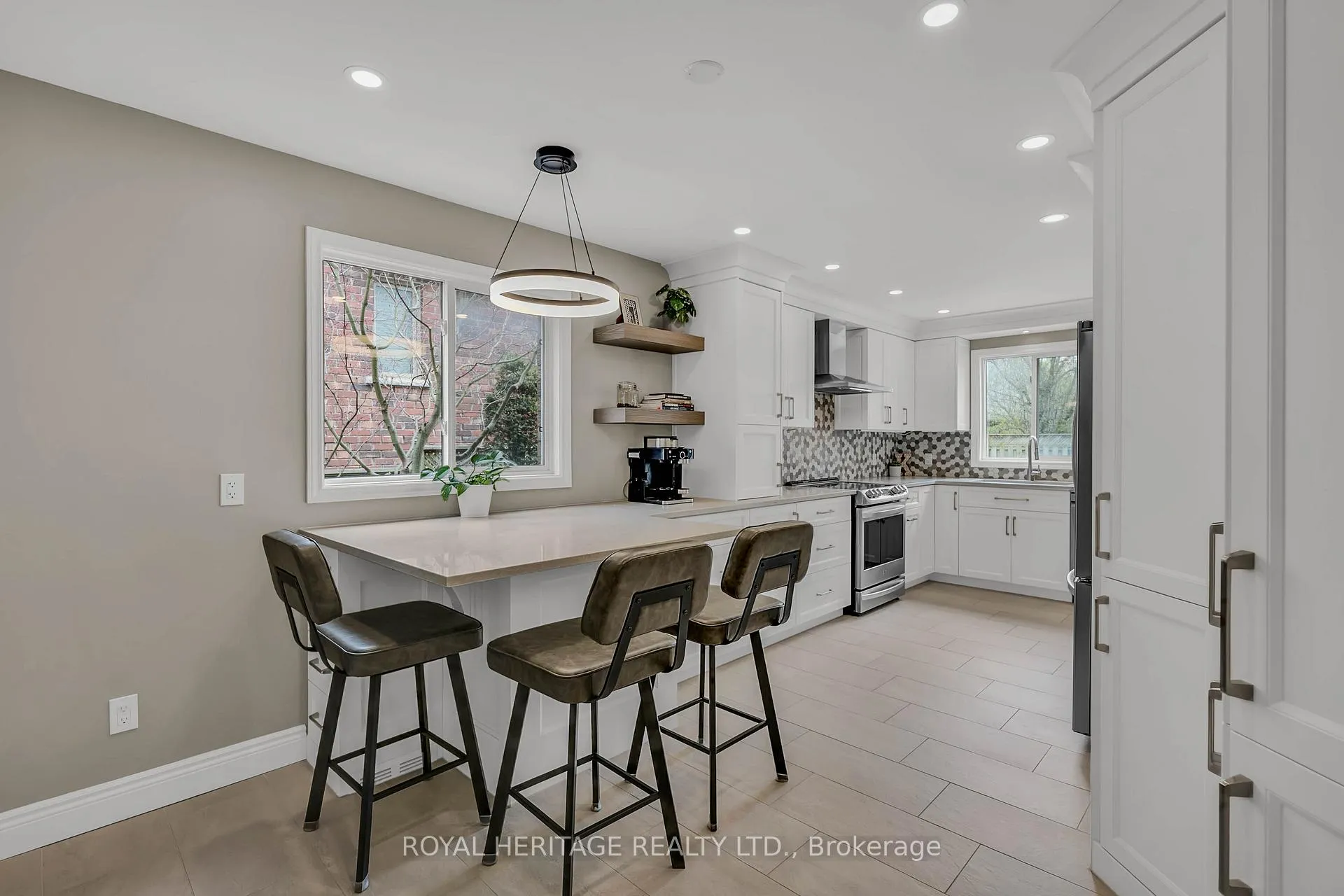 Photo 17 of 65 Ireland Street, Clarington, Bowmanville — HOMEH