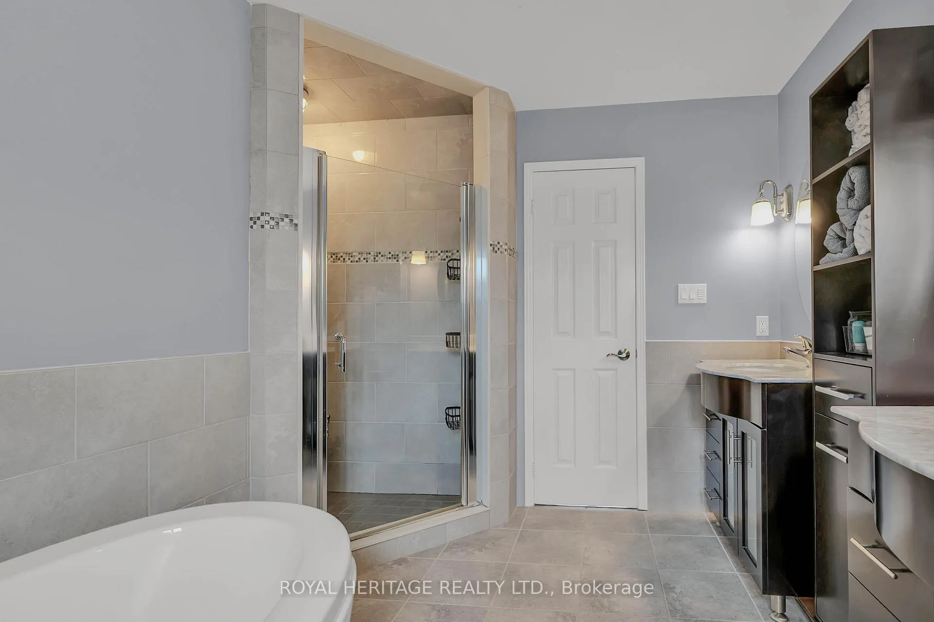 Photo 31 of 65 Ireland Street, Clarington, Bowmanville — HOMEH