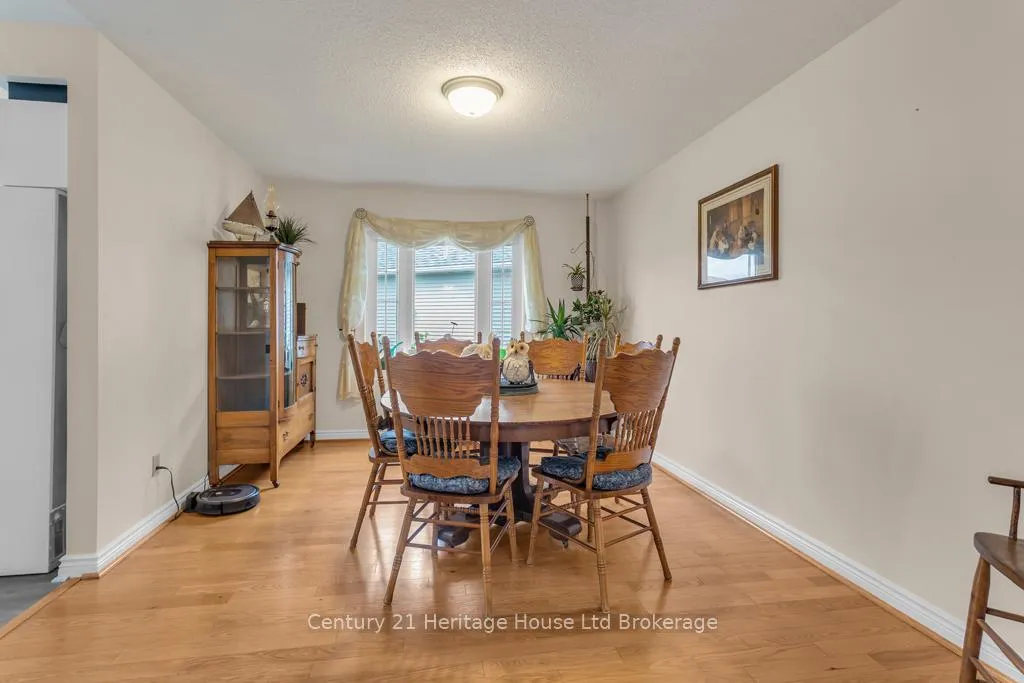 Photo 9 of 5 Dereham Drive, Tillsonburg — HOMEH