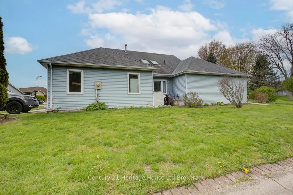Photo 28 of 5 Dereham Drive, Tillsonburg — HOMEH
