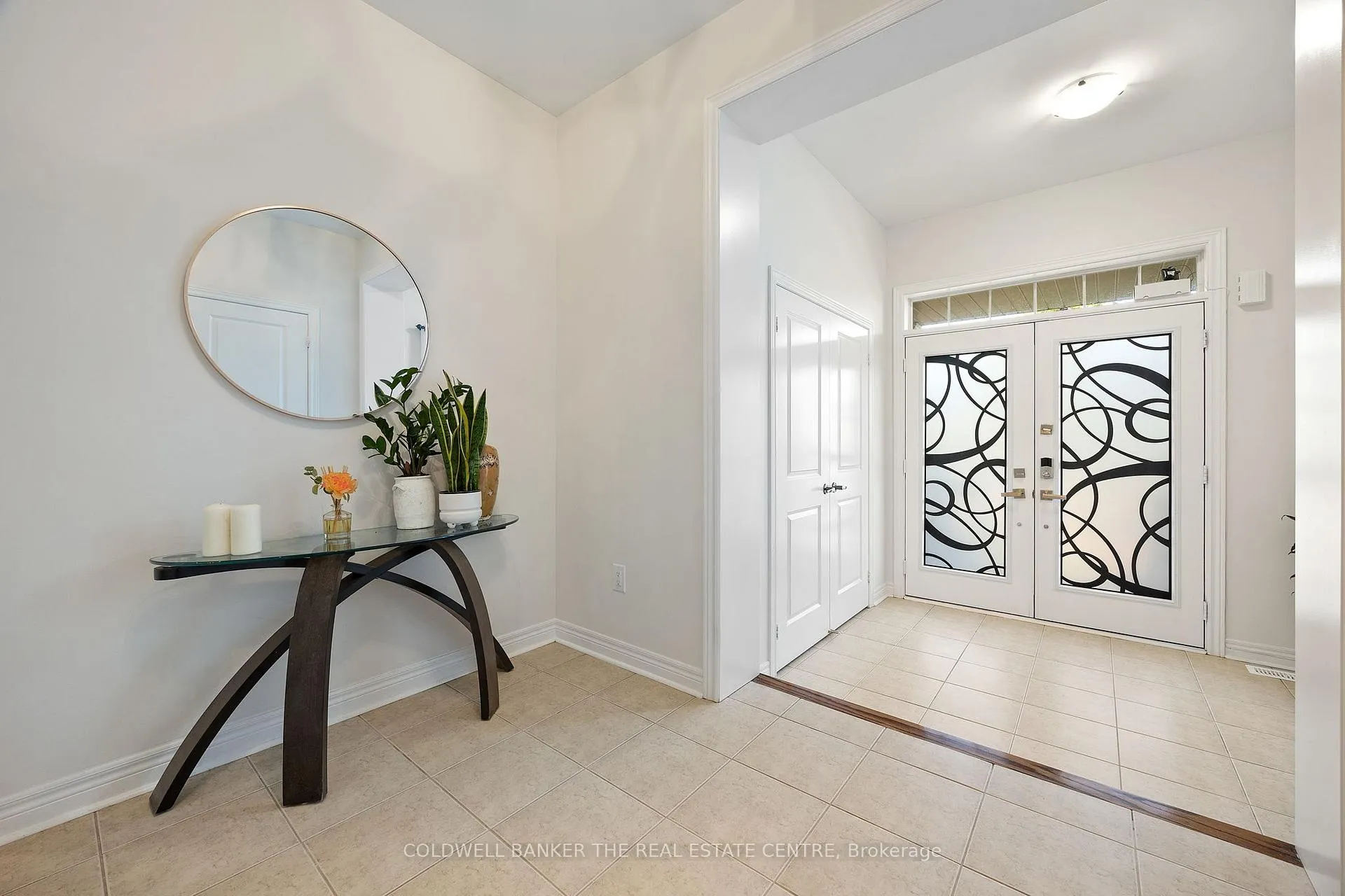Photo 4 of 27 Barletta Drive, Vaughan, Patterson — HOMEH