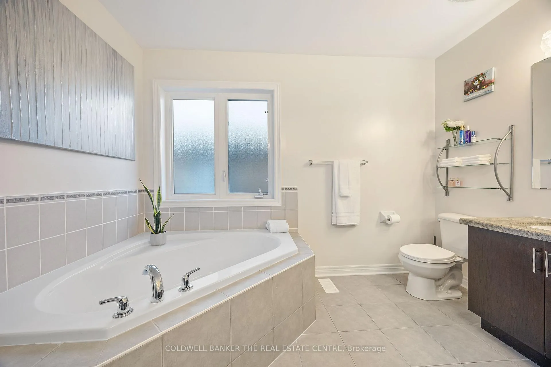 Photo 23 of 27 Barletta Drive, Vaughan, Patterson — HOMEH