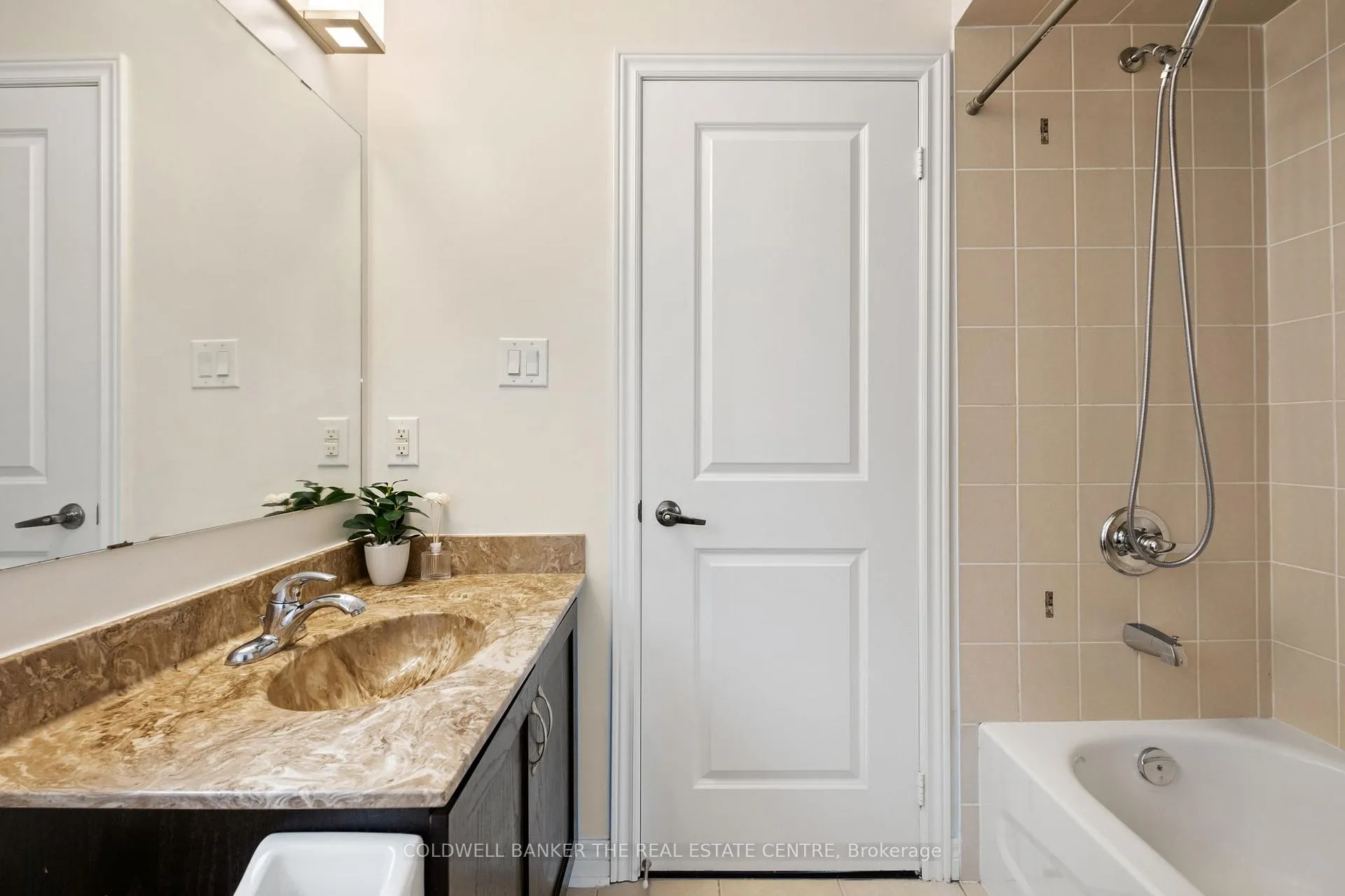 Photo 25 of 27 Barletta Drive, Vaughan, Patterson — HOMEH