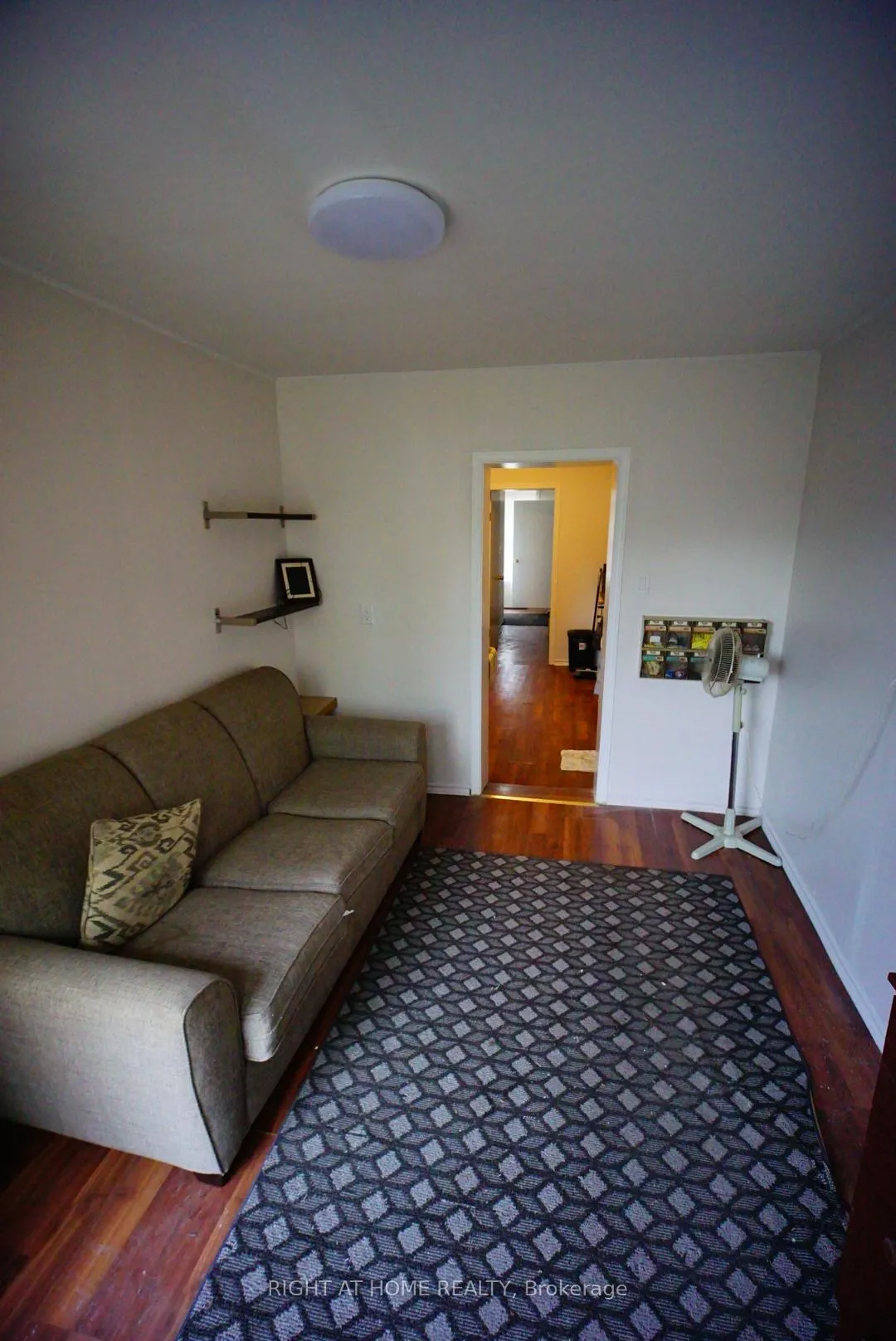 Photo 3 of 122 Eccles Street S, Ottawa, West Centre Town — HOMEH
