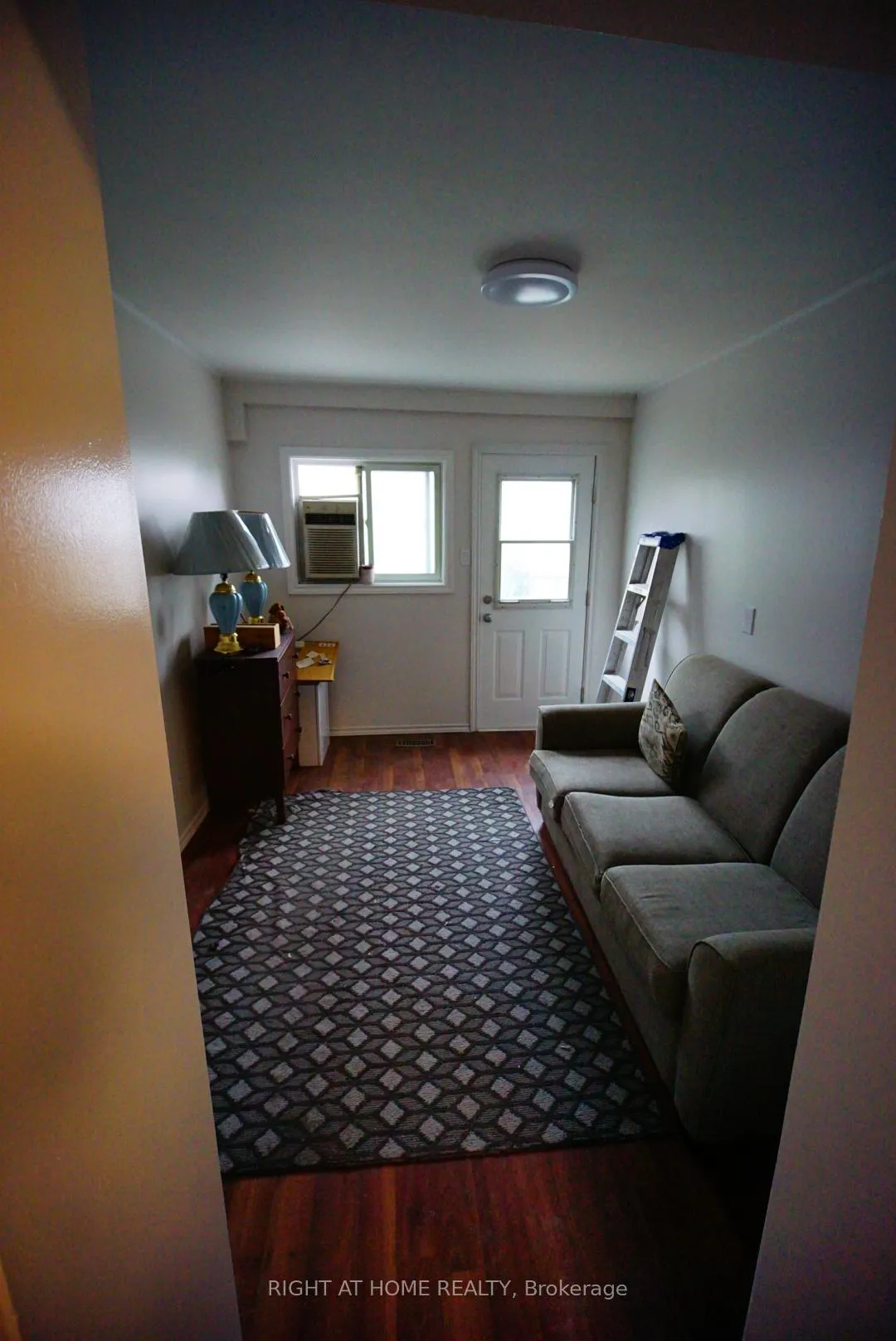 Photo 4 of 122 Eccles Street S, Ottawa, West Centre Town — HOMEH