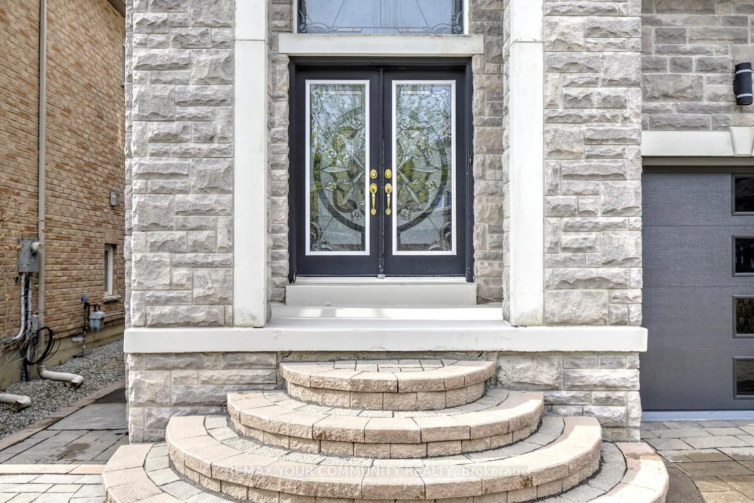 Photo 2 of 112 Golden Forest Road, Vaughan, Patterson — HOMEH