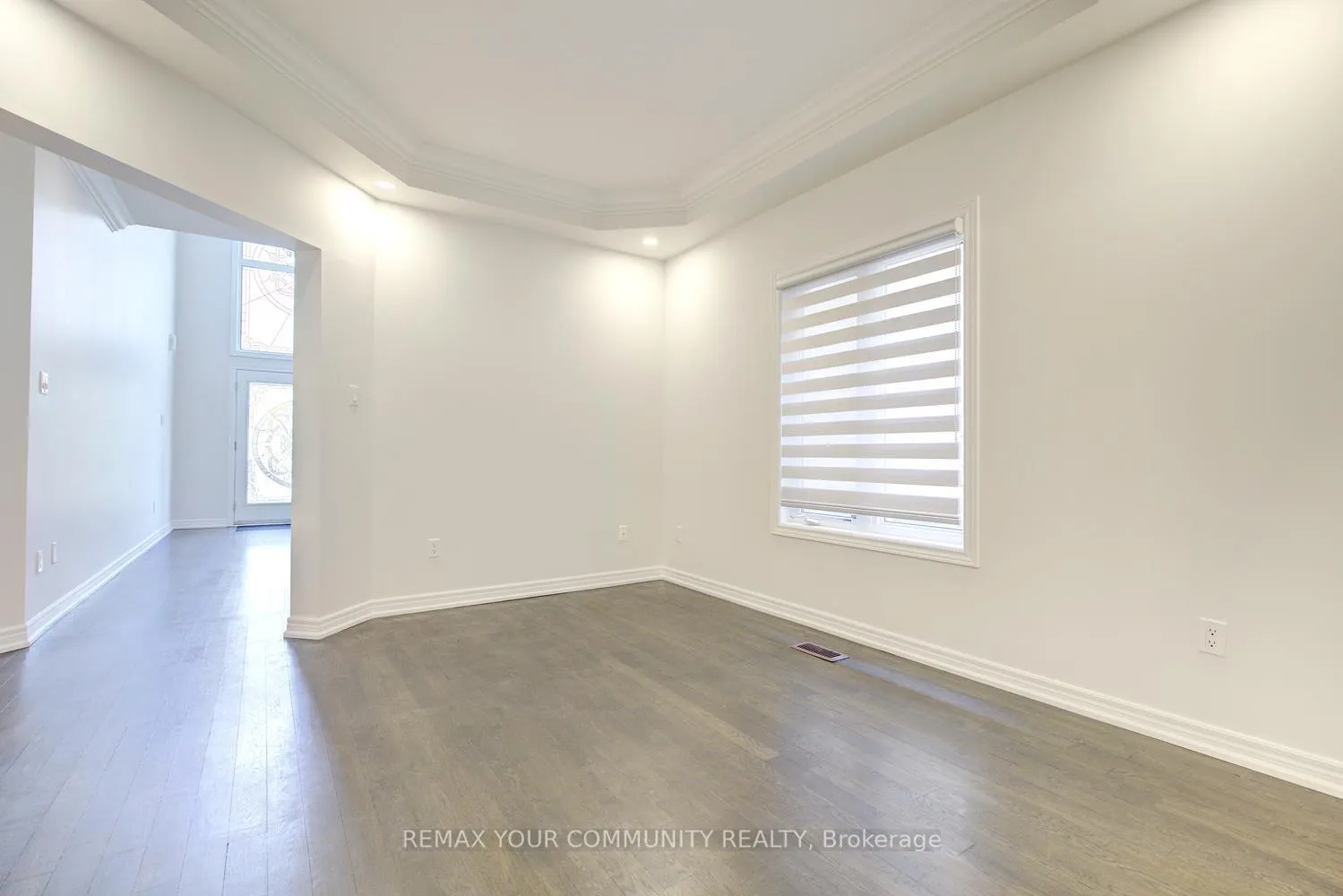 Photo 6 of 112 Golden Forest Road, Vaughan, Patterson — HOMEH