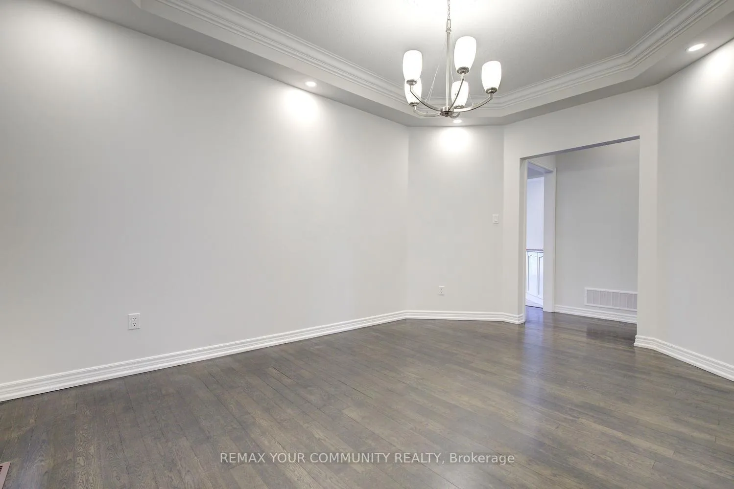Photo 8 of 112 Golden Forest Road, Vaughan, Patterson — HOMEH