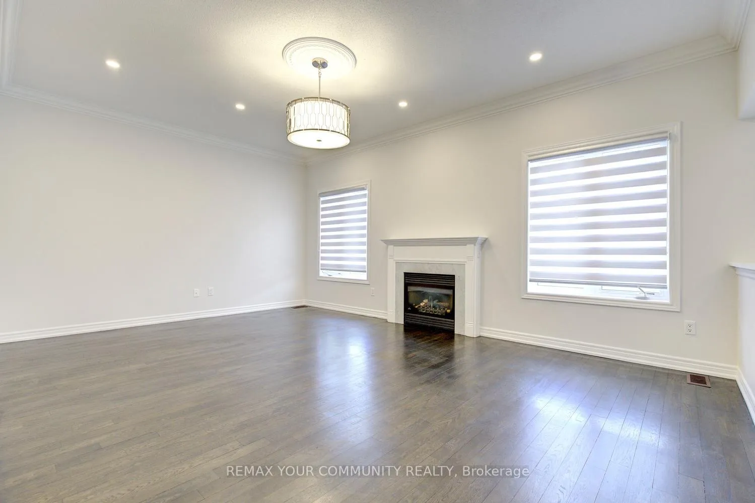 Photo 12 of 112 Golden Forest Road, Vaughan, Patterson — HOMEH